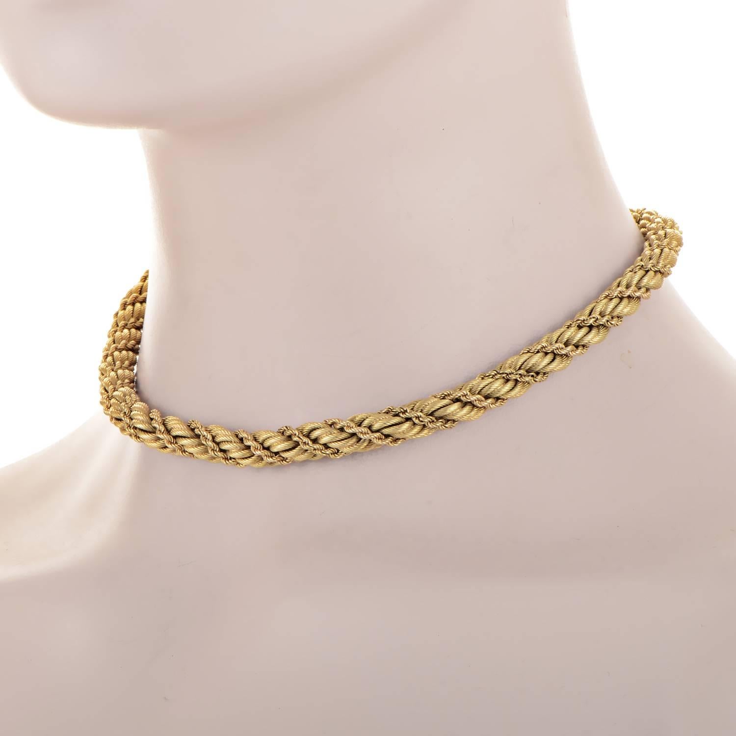 Hearty luxury is a feast for the eyes with this Tiffany necklace design. Multiple threads of 18K Gold are woven with exquisite detail into a ripe chord. The weave of precious metal combines bold and petite lines, perpetuating a dynamic, rhythmic