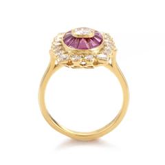 Van Cleef & Arpels Ruby Diamond Gold Ring