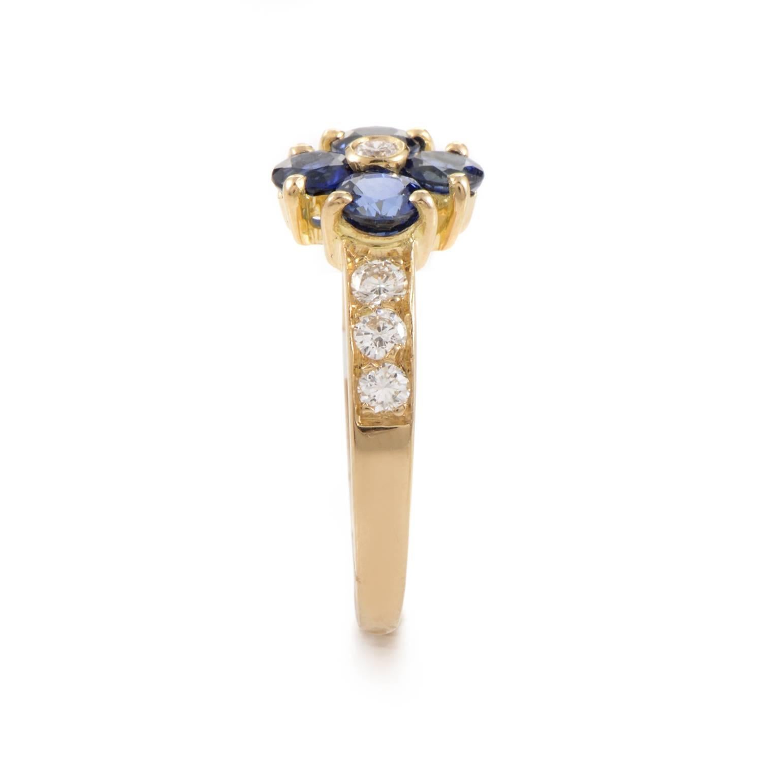 Van Cleef & Arpels Sapphire Diamond Gold Flower Ring In Excellent Condition In Southampton, PA