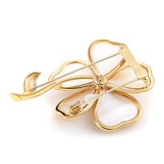 Van Cleef & Arpels Clematis Mother of Pearl Diamond Gold Brooch