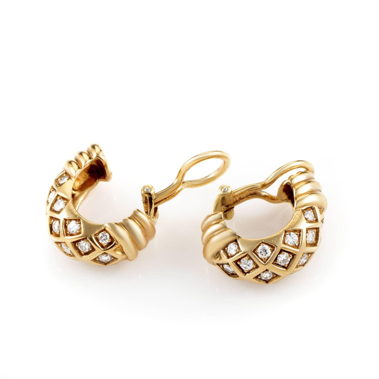 The neat diamond pattern in these nifty earrings from Cartier is fittingly embellished with fabulously glowing diamonds totaling approximately 1.10 carats, bringing scintillating life into the gracefully shaped 18K yellow gold.
Included Items: