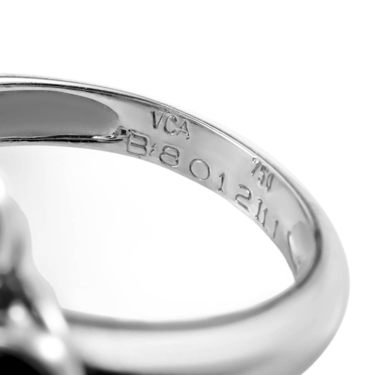Women's Van Cleef & Arpels Nerval Onyx Diamond Gold Ring
