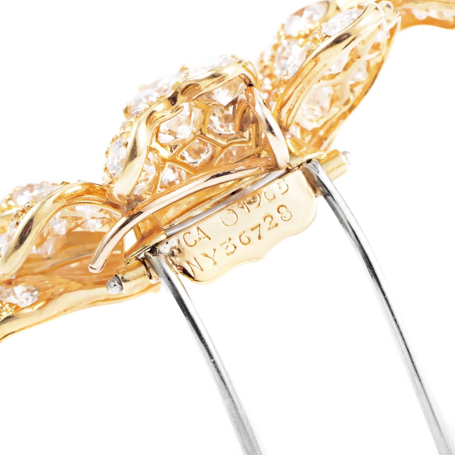 Women's Van Cleef & Arpels Diamond Gold Flower Brooch