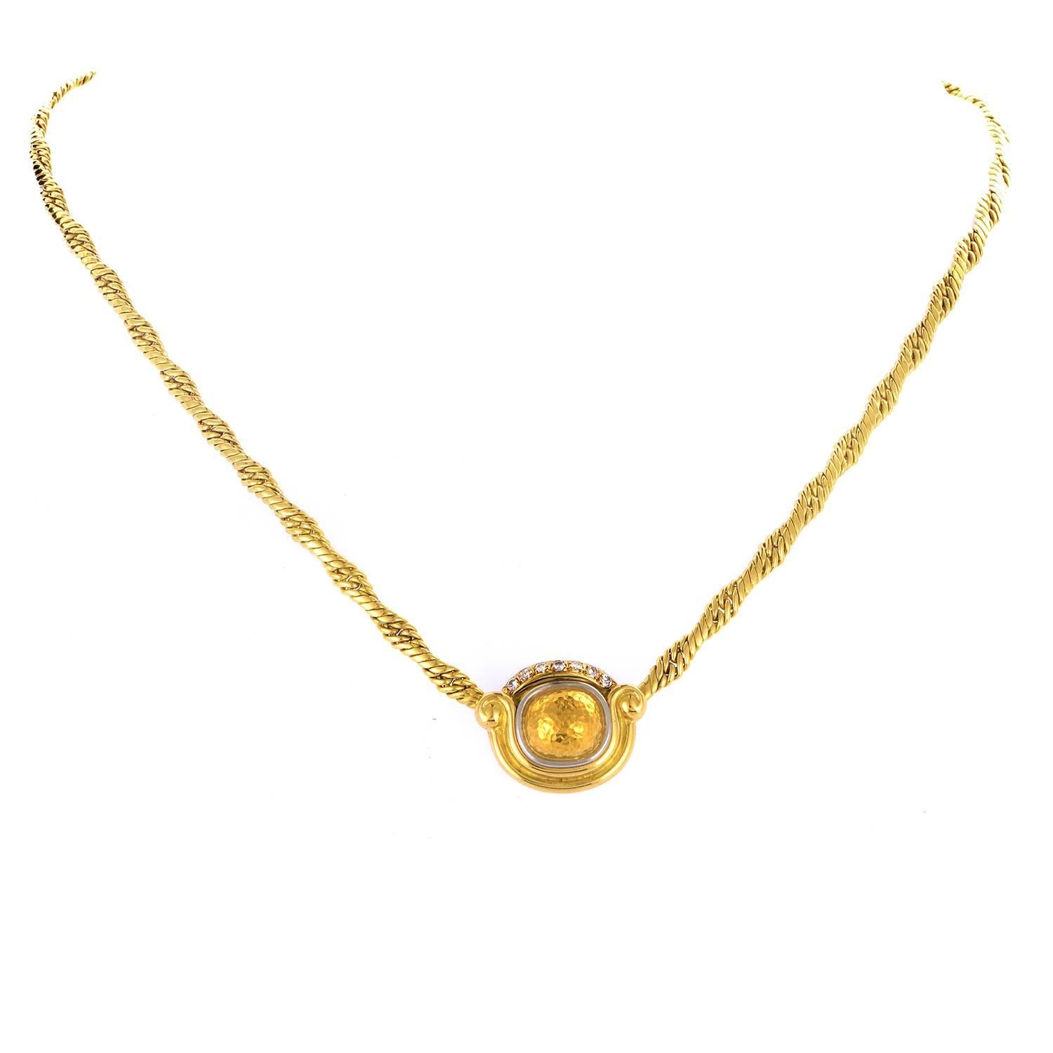 Employing diverse finishes and textures of 18K yellow gold to create a magnificent sight that will captivate your attention, this exceptional necklace from Chaumet also boasts the splendidly bright tone of 18K white gold and 0.20ct of glistening