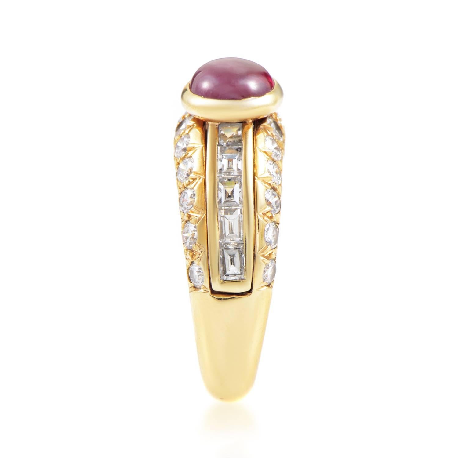 Van Cleef & Arpels Cabochon Ruby Diamond Gold Ring In Excellent Condition In Southampton, PA