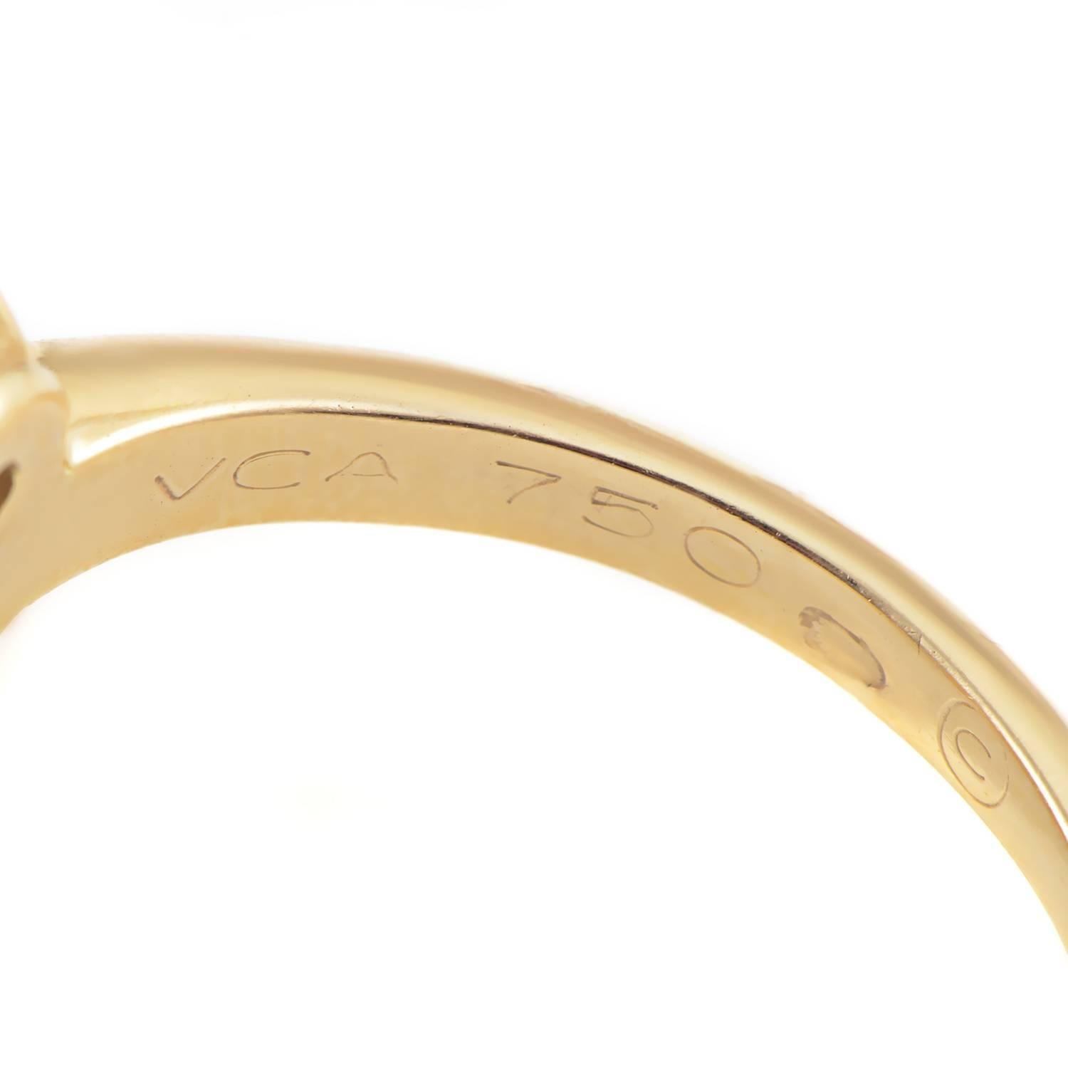 Van Cleef & Arpels Trefle Sapphire Diamond Gold Flower Ring 1