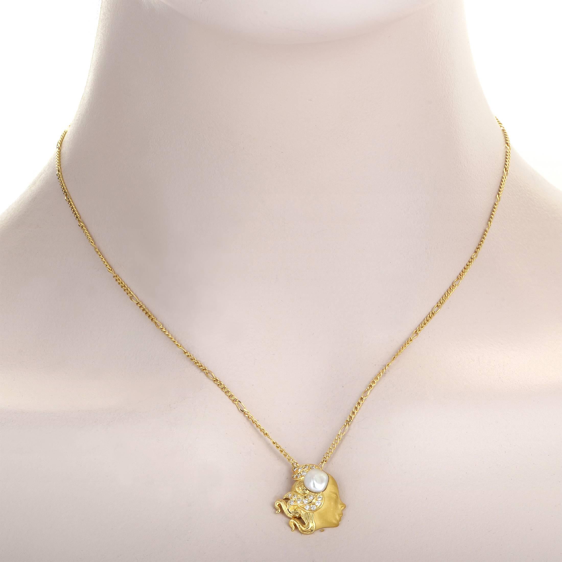 A delightful depiction of a beautiful woman's face and curling hair embellished with sparkling diamonds weighing in total 0.25ct, the fabulous pendant of this enchanting 18K yellow gold necklace from Carrera y Carrera also boasts the splendid mother