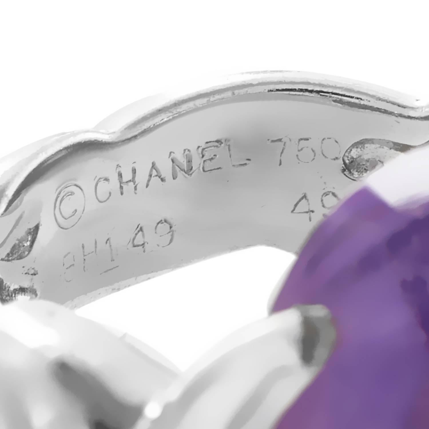 Chanel Amethyst Cabochon Gold Ring In Excellent Condition In Southampton, PA