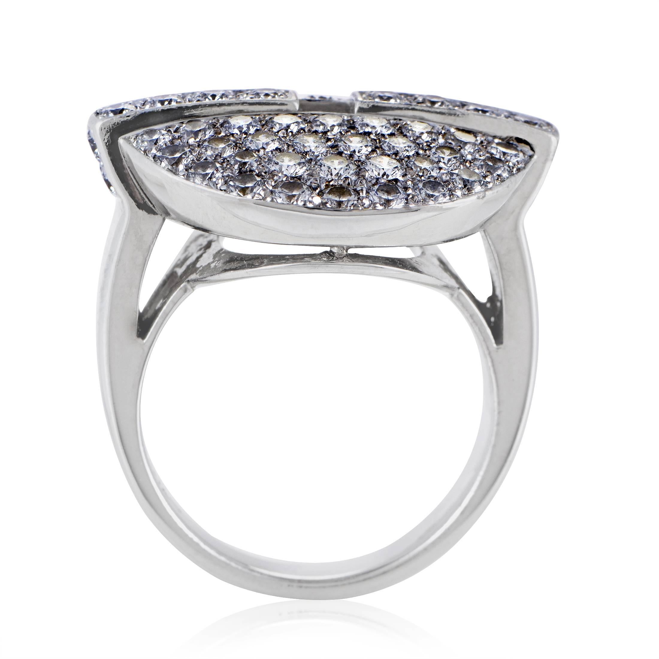 This fabulous design from Cartier's Himalia collection is decadent and divine! The ring is made of 18K white gold and boasts the renowned Himalia motif paved with 2.25ct of diamonds.
Ring Size: 5.5(50)
Ring Top Dimensions: 22 x 20mm
Band