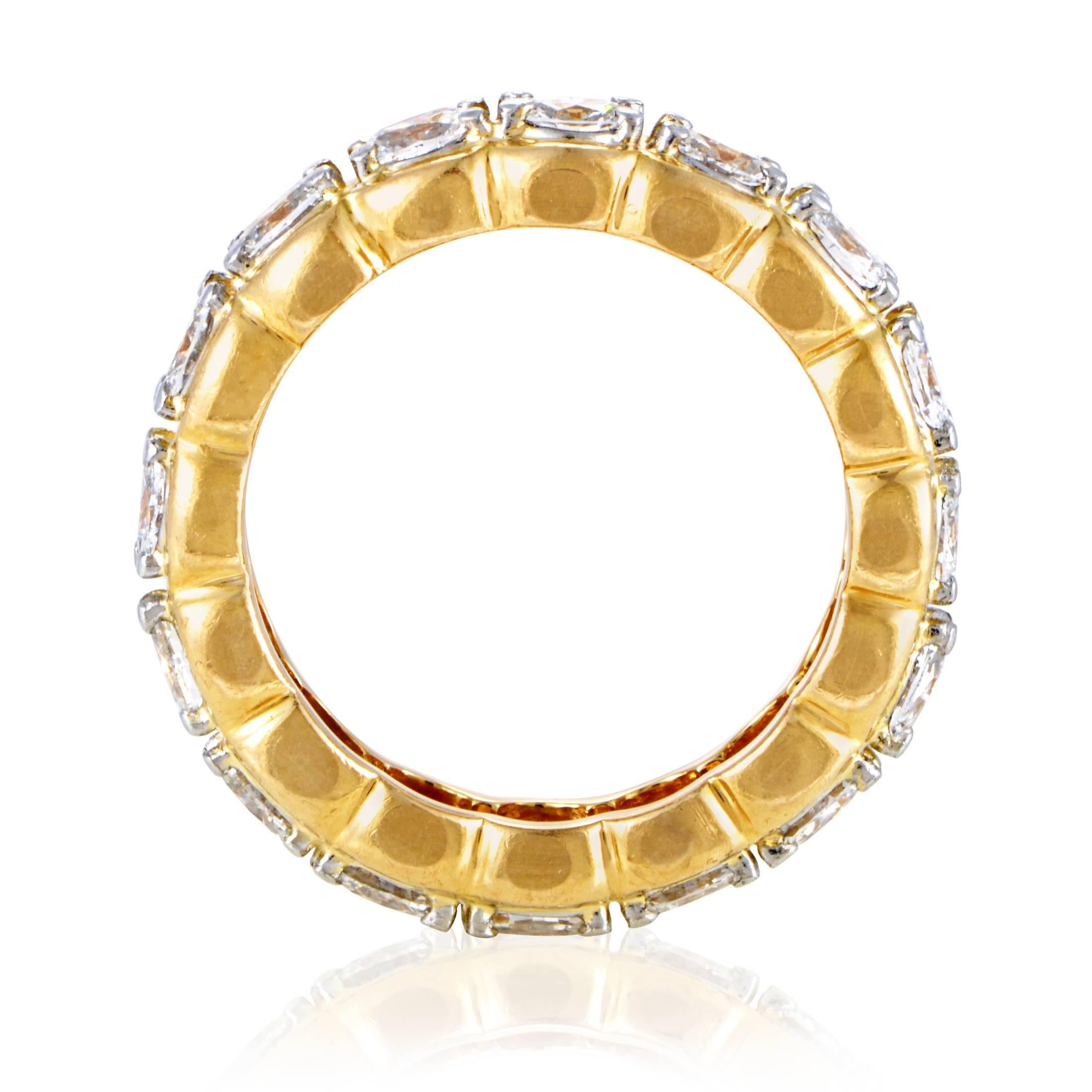 This dazzling eternity band from Oscar Heyman is the perfect piece of bridal jewelry. The ring is made of 18K yellow gold and is set with 3.50ct of diamonds.
Ring Size: 8.0 (56 1/2)
Band Thickness: 5 mm