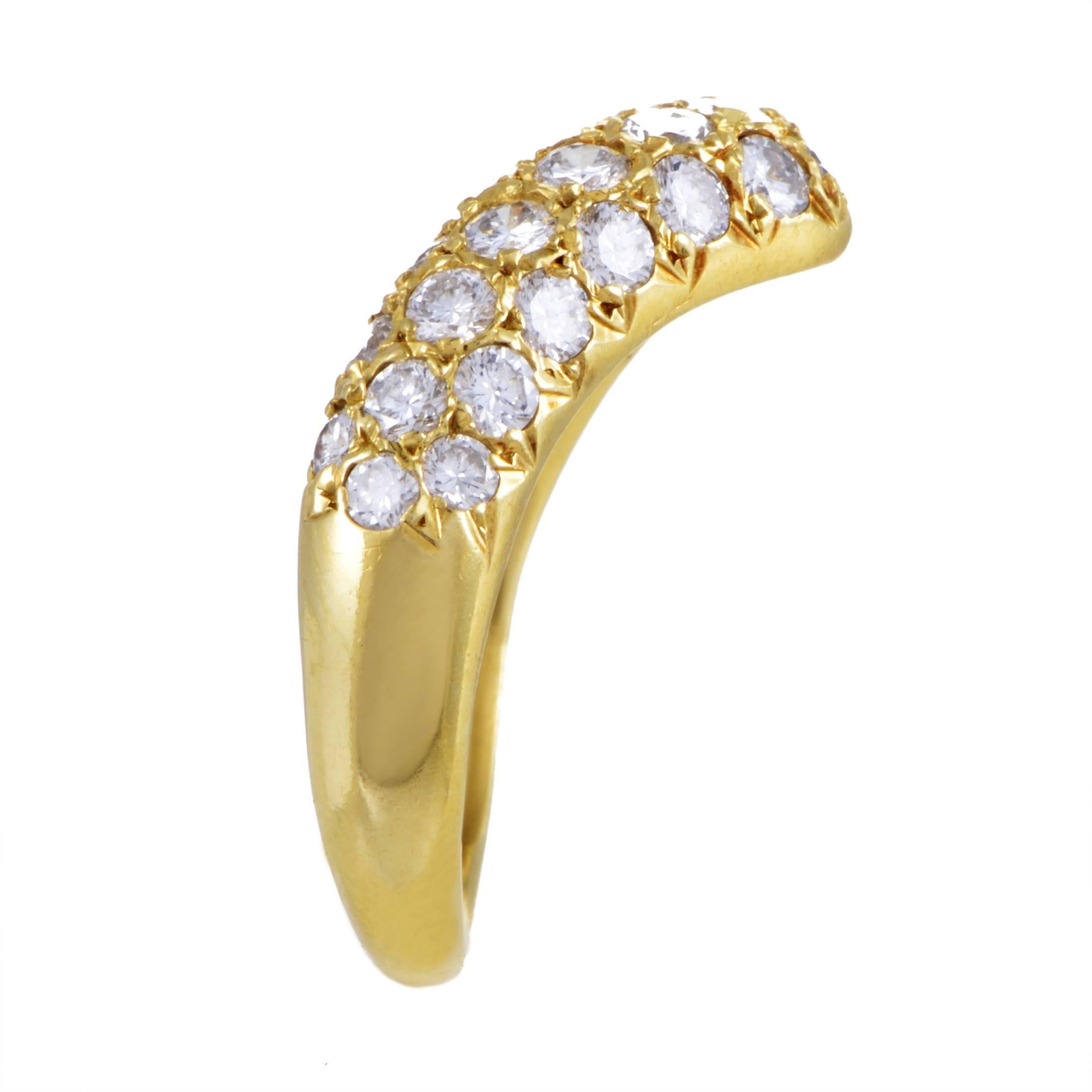 Van Cleef & Arpels 18K Yellow Gold Curved Diamond Band Ring size 6 In Excellent Condition In Southampton, PA