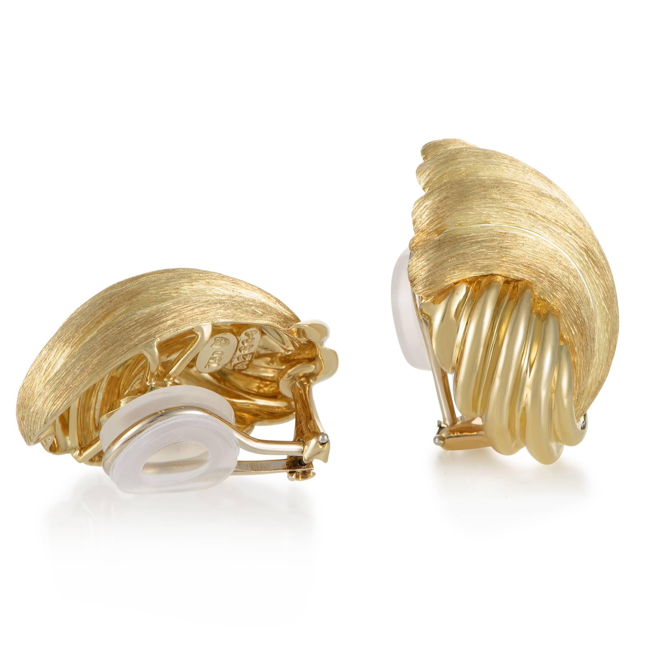 Henry Dunay Gold Clip-On Earrings In Excellent Condition In Southampton, PA