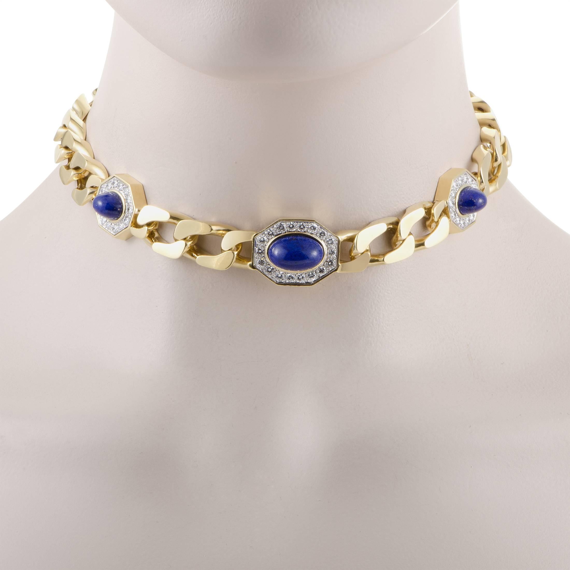 Designed in a tasteful and aesthetically pleasing manner and crafted from a prestigious blend of 18K yellow and white gold, this wonderful necklace is embellished with splendid lapis lazuli stones which are encircled with sparkling diamonds weighing