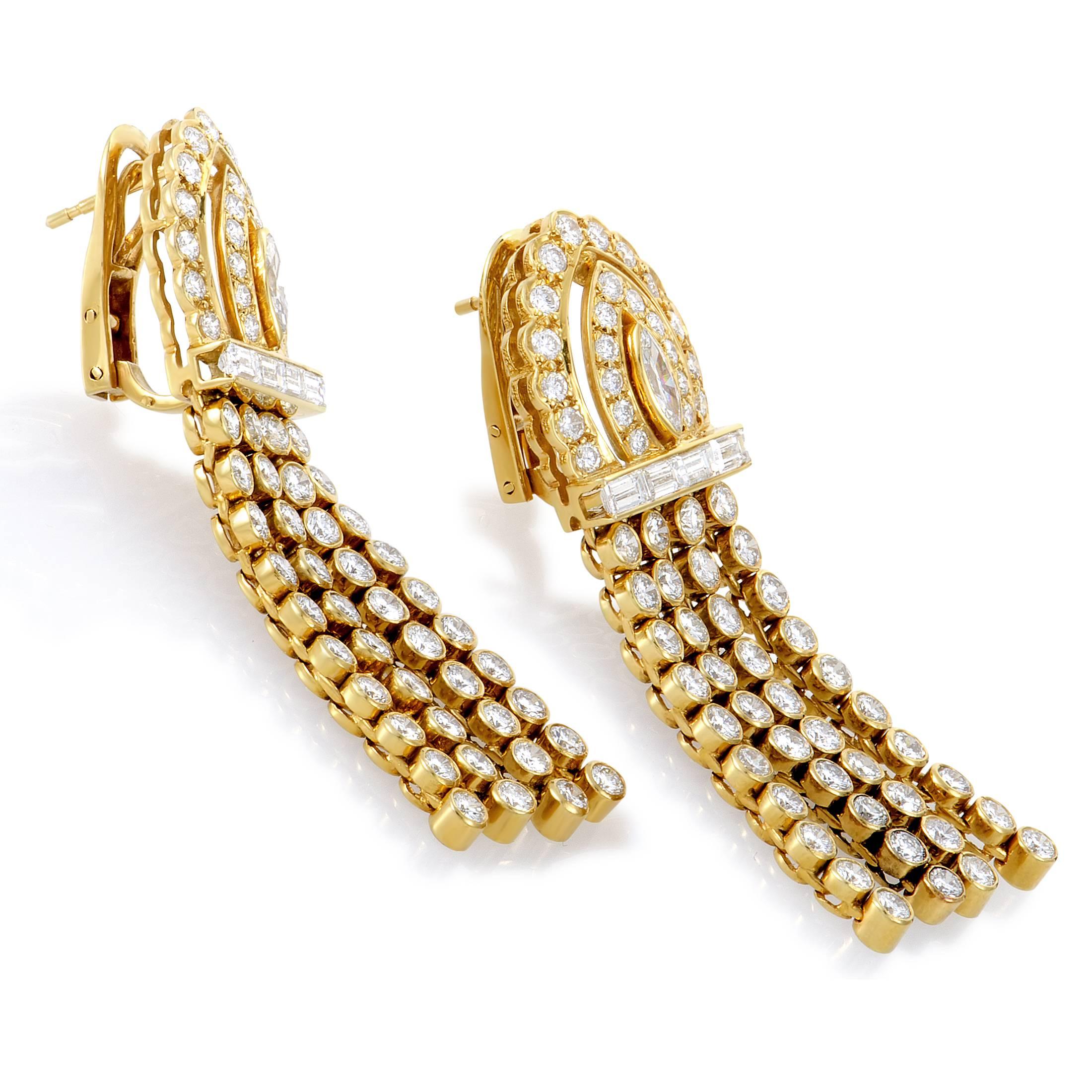 Graff Diamonds Long Diamond and Yellow Gold Earrings In Excellent Condition In Southampton, PA