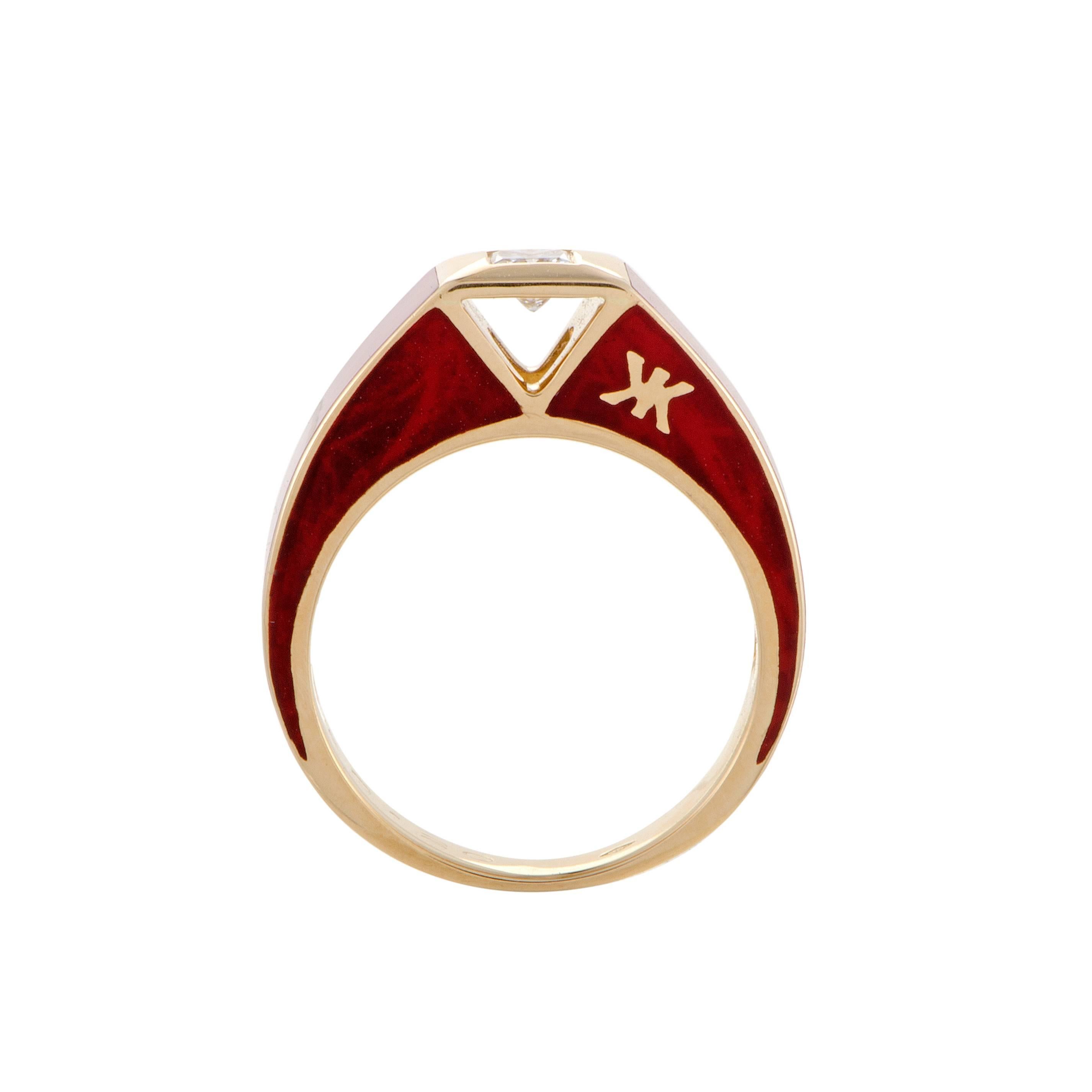 Complemented by a royal nuance of red as well as a lustrous diamond weighing 0.20ct, the luxurious 18K yellow gold is expertly crafted into a wonderful shape in this sublime ring from Korloff which offers classic elegance.
Included Items: Gift