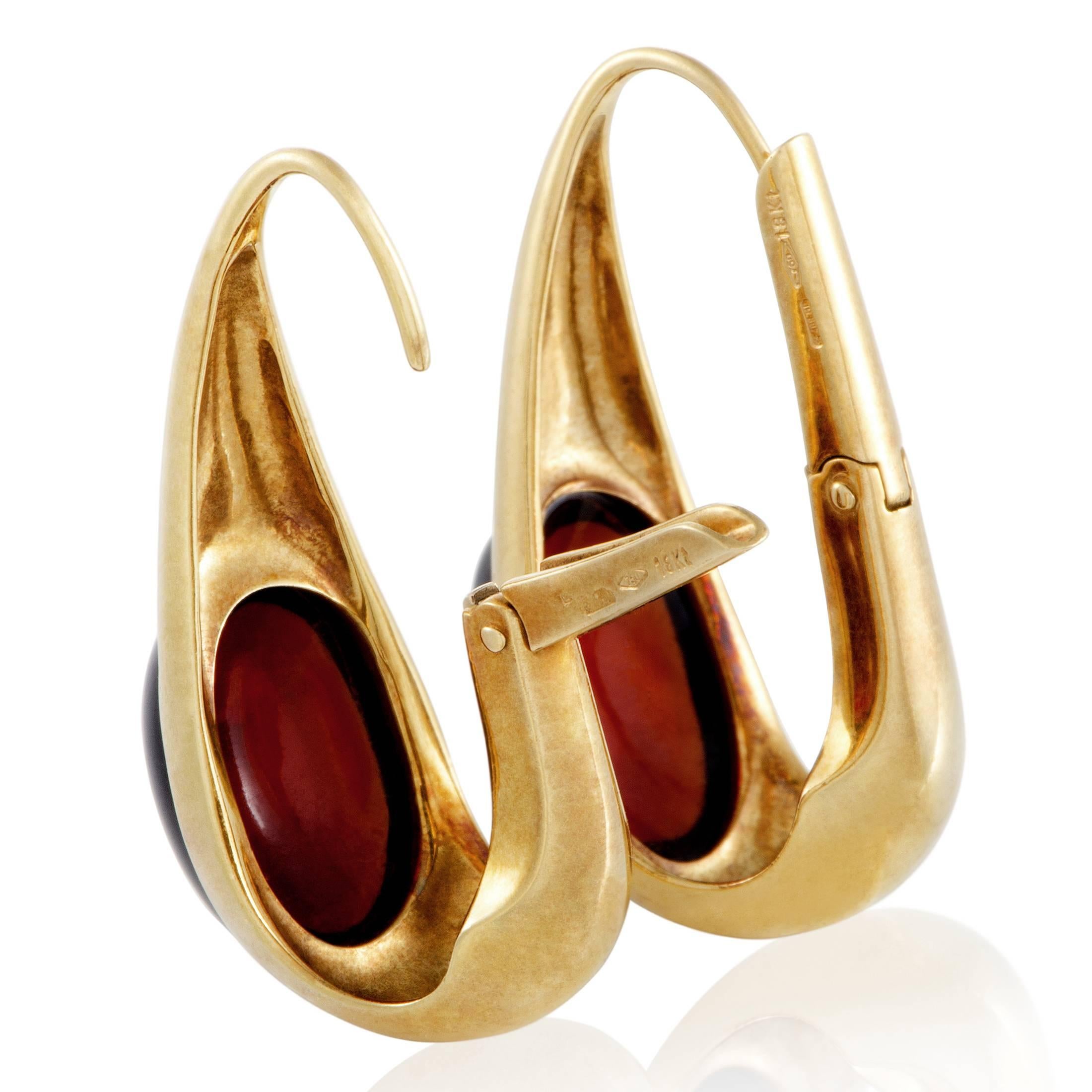 Pomellato Garnet Yellow Gold Drop Earrings In Excellent Condition In Southampton, PA