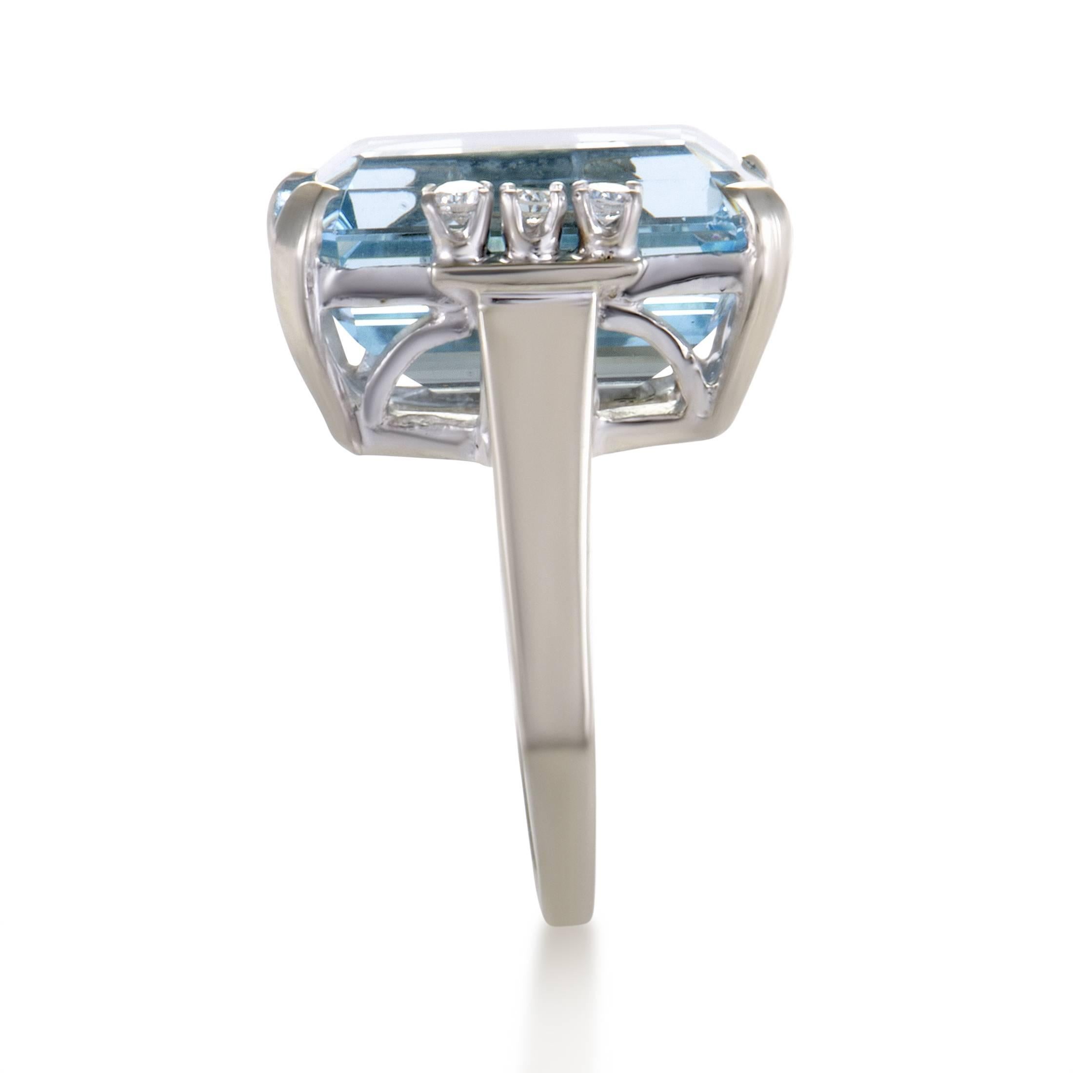 Aquamarine Diamond White Gold Ring In Excellent Condition In Southampton, PA