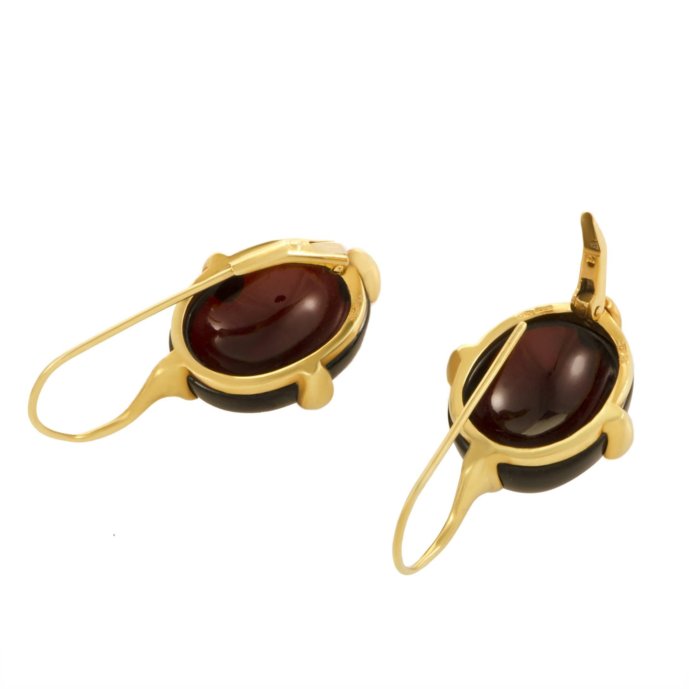 Pomellato Women's Garnet Cabochon Yellow Gold Dangle Earrings In Excellent Condition In Southampton, PA