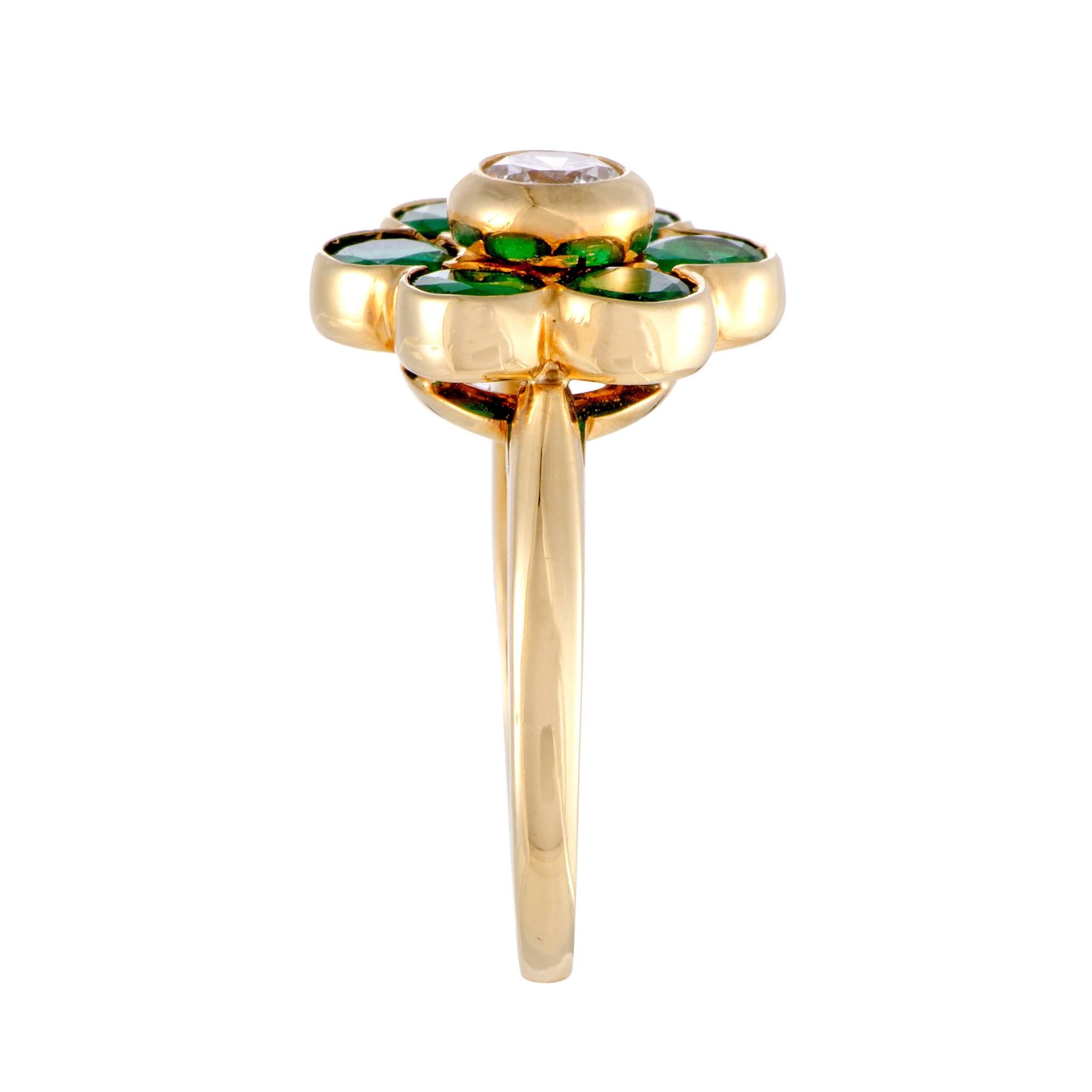 Van Cleef & Arpels Diamond Emerald Gold Flower Ring In Excellent Condition In Southampton, PA