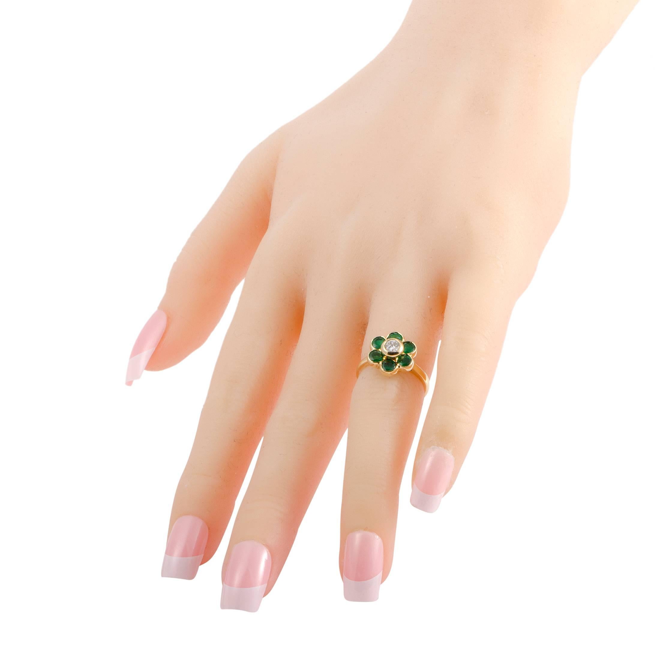 Women's Van Cleef & Arpels Diamond Emerald Gold Flower Ring