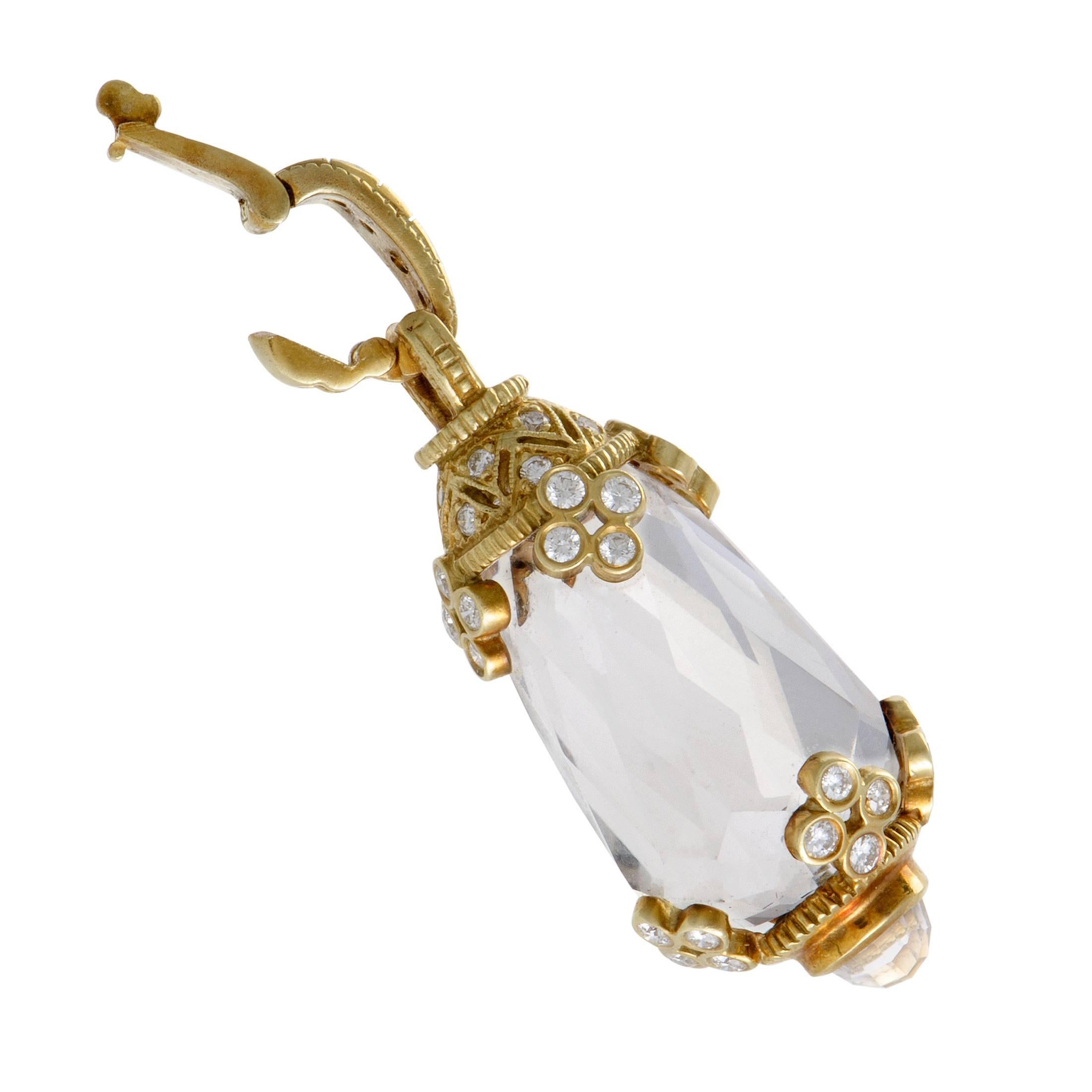 Providing fairy-tale-like vibes to the piece, the white quartz takes the central spot in this gorgeous Judith Ripka pendant made of quintessential 18K yellow gold. Along with luminous quartz, the pendant also boasts 0.88ct of very slightly included