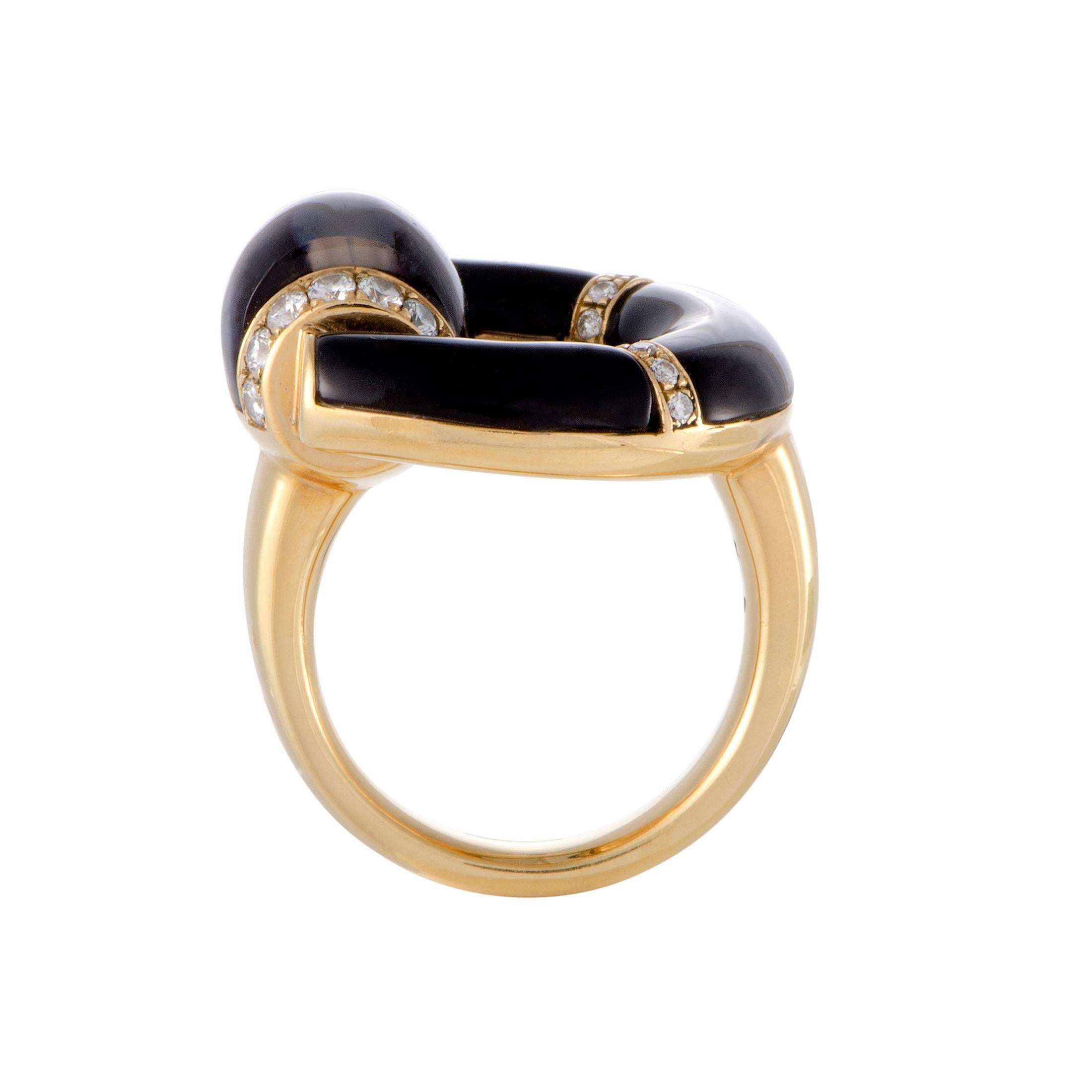 Boasting the brand’s emblematic design, this statement piece from Gucci offers a captivating look that embodies both bold, eye-catching style and neat, classy appeal. The ring is made of 18K yellow gold and set with black agate and onyx as well as