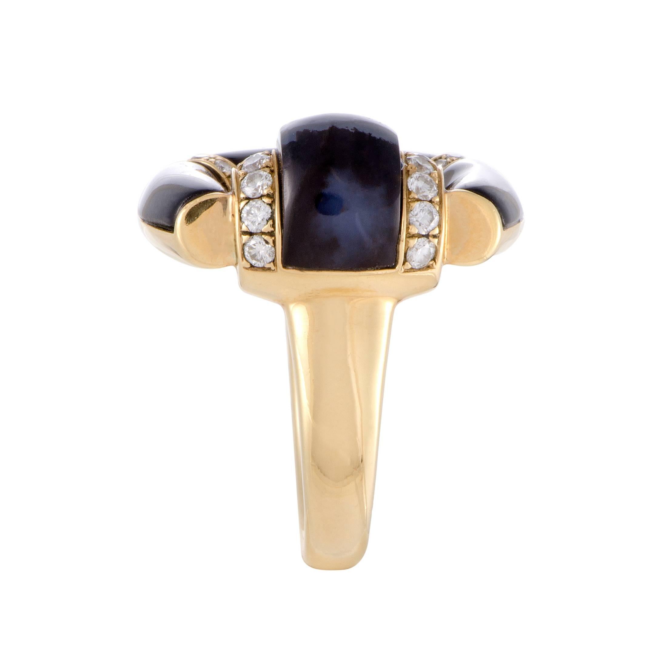 Gucci Horsebit Diamond Agate and Onyx Yellow Gold Ring In New Condition In Southampton, PA