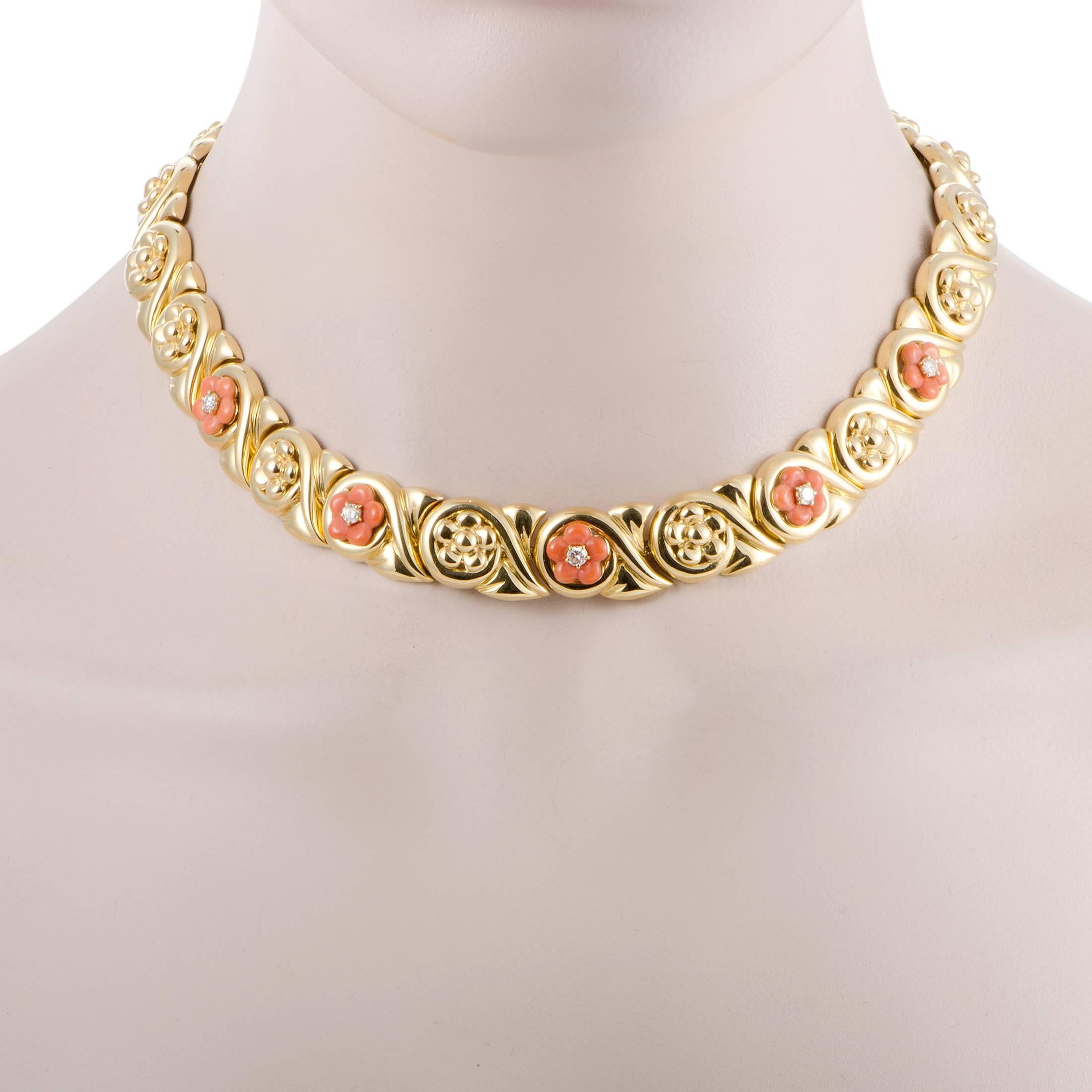 The lovely floral design and the wonderfully complementing materials create a sublime effect in this gorgeous necklace presented by Chaumet that is made of radiant 18K yellow gold decorated with nifty coral flowers, each of them set with a single