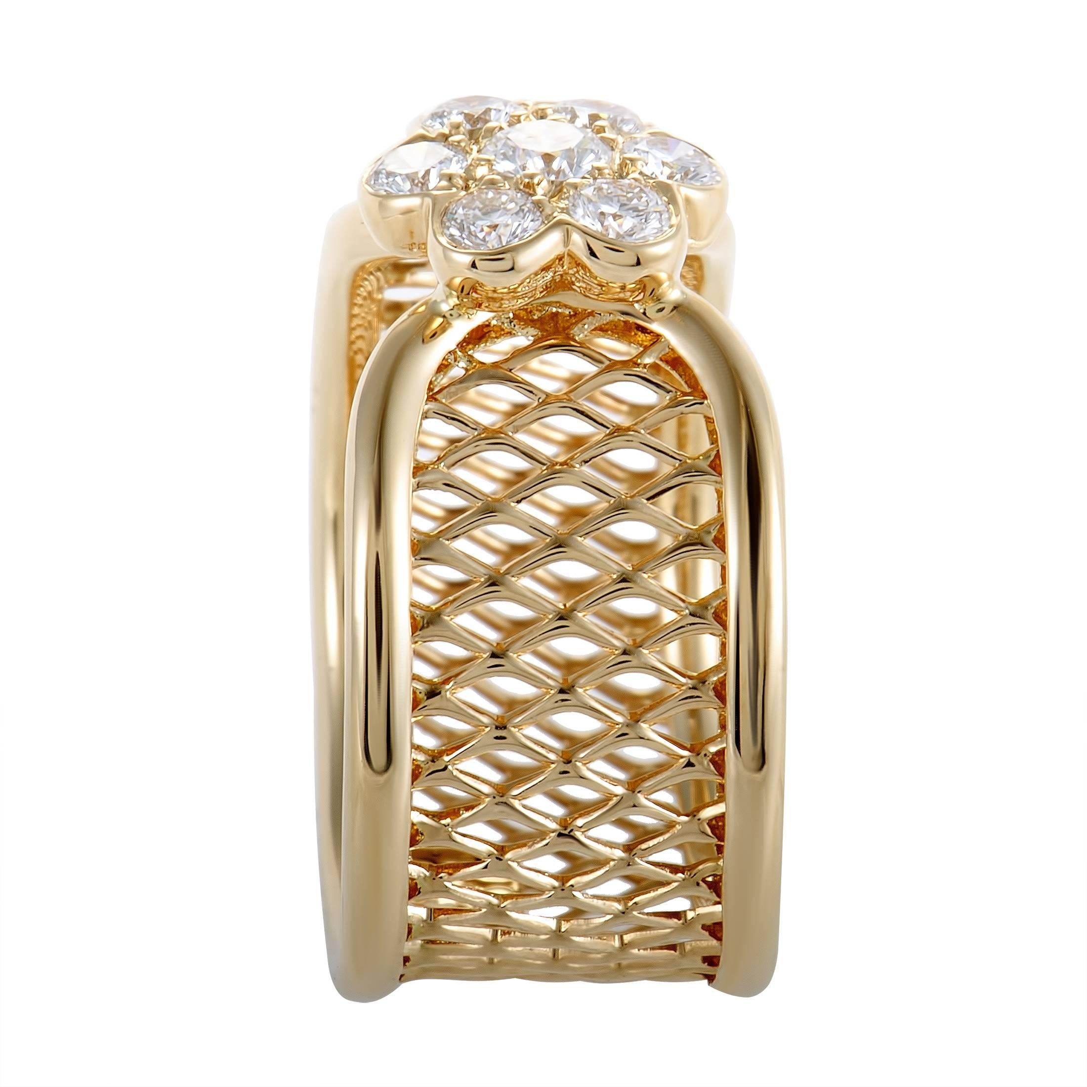 Van Cleef & Arpels Fleurette Diamond Flower Yellow Gold Basket Weave Ring In Excellent Condition In Southampton, PA