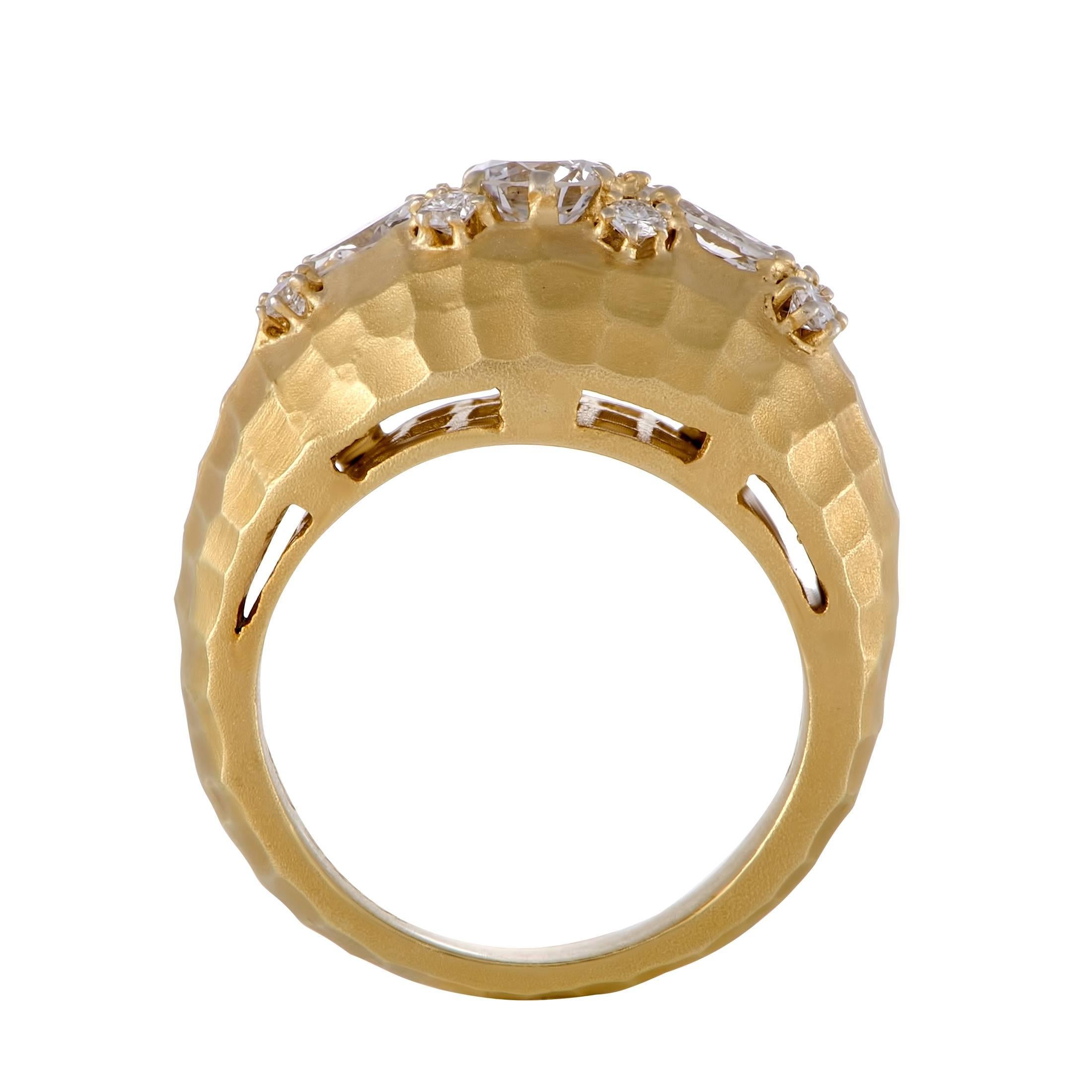 Captivating your gaze with its alluring design and resplendent décor, this spectacular ring brought to us by David Shul offers attractive fashionable look. It is made of radiant 18K yellow gold and boasts 0.65 carats of side diamonds accompanied by