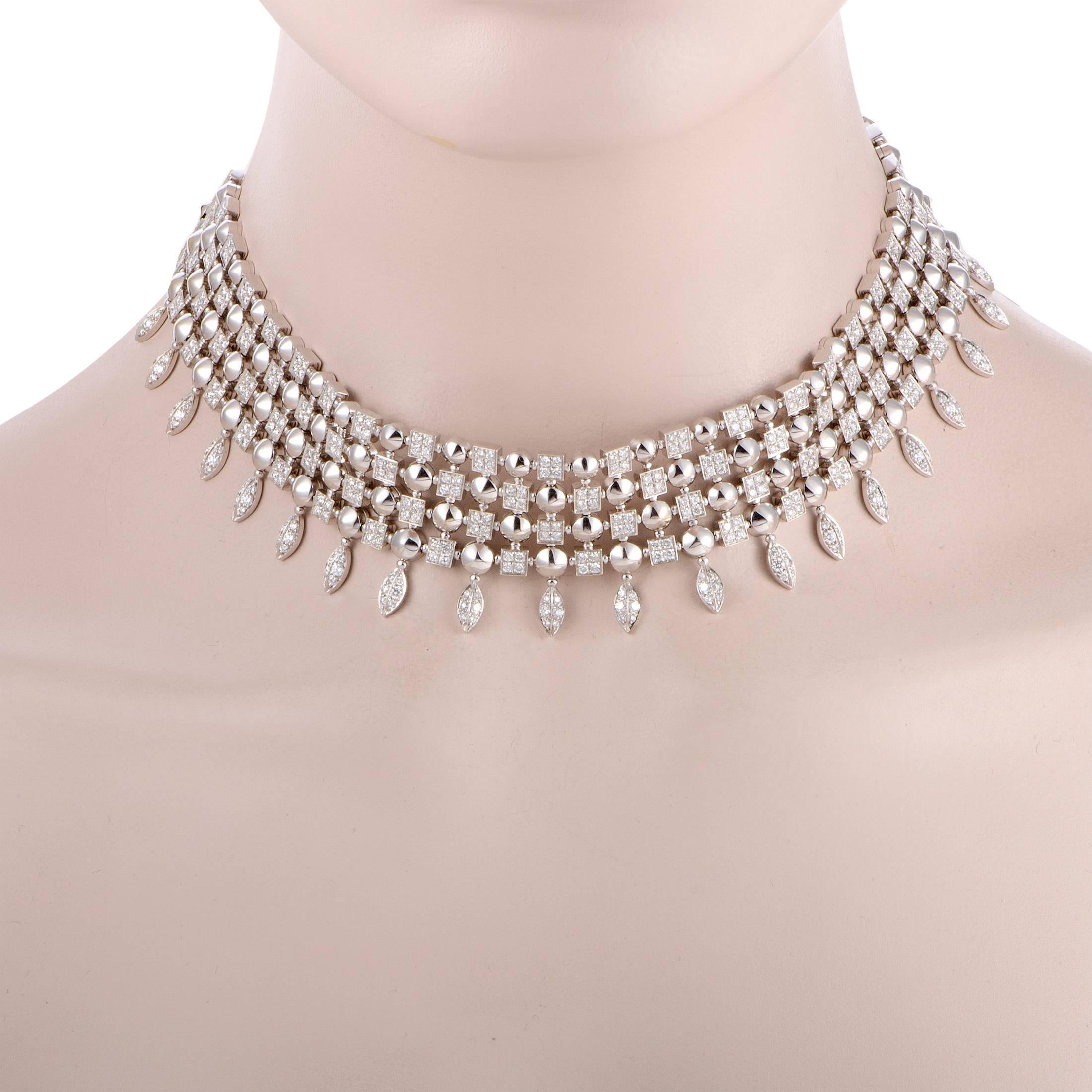 Presented within the fascinating “Lucea” collection by Bvlgari, this stunning necklace boasts exceptionally stylish design and ravishing diamond décor. The necklace is made of elegant 18K white gold and weighs 144 grams.
Included Items: