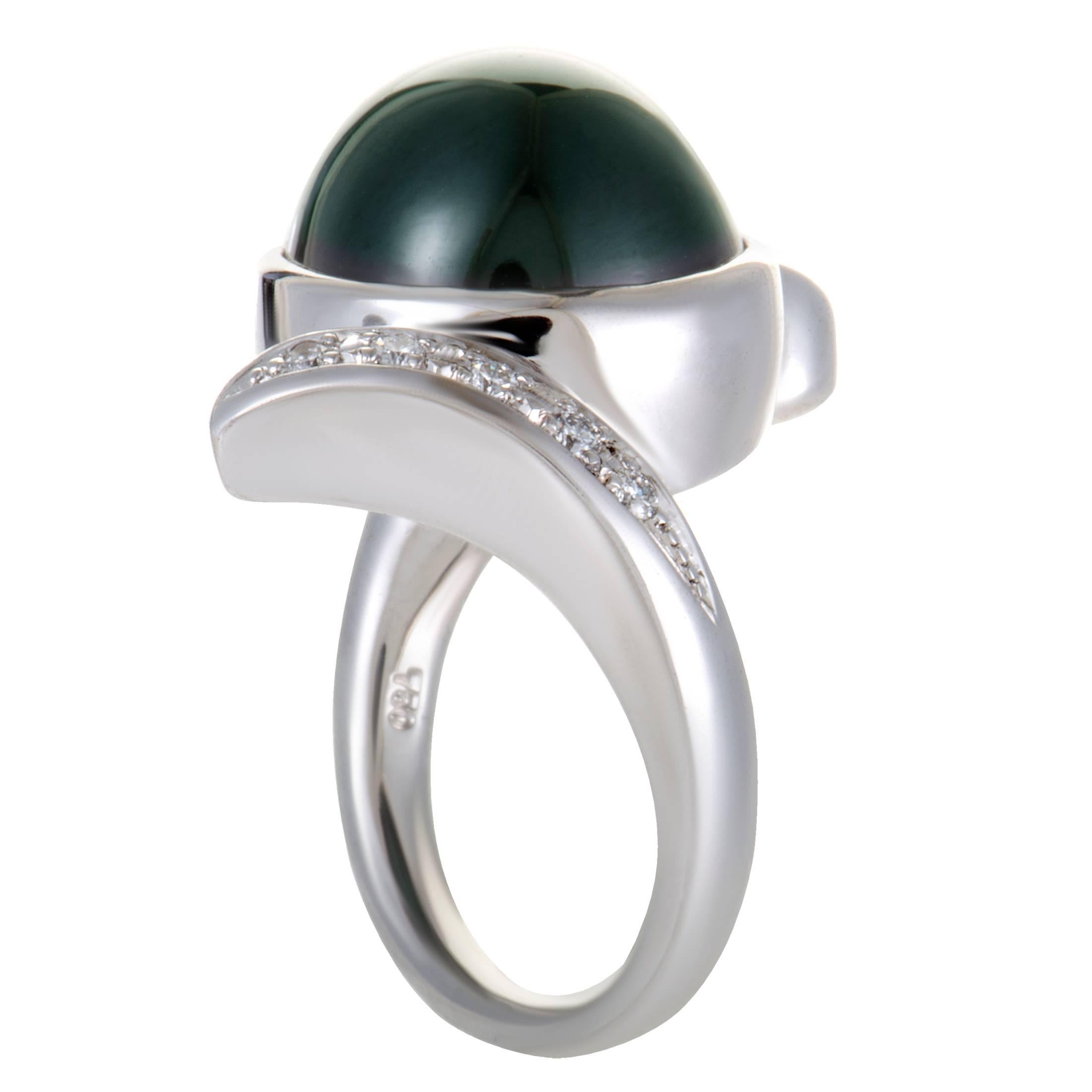 Diamond and Cabochon Green Tourmaline White Gold Ring In Excellent Condition In Southampton, PA