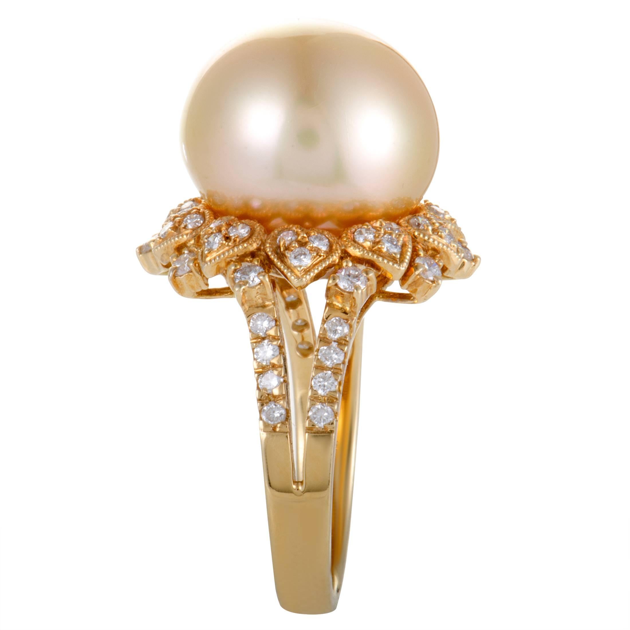 Diamond and Golden Pearl Yellow Gold Ring In Excellent Condition In Southampton, PA
