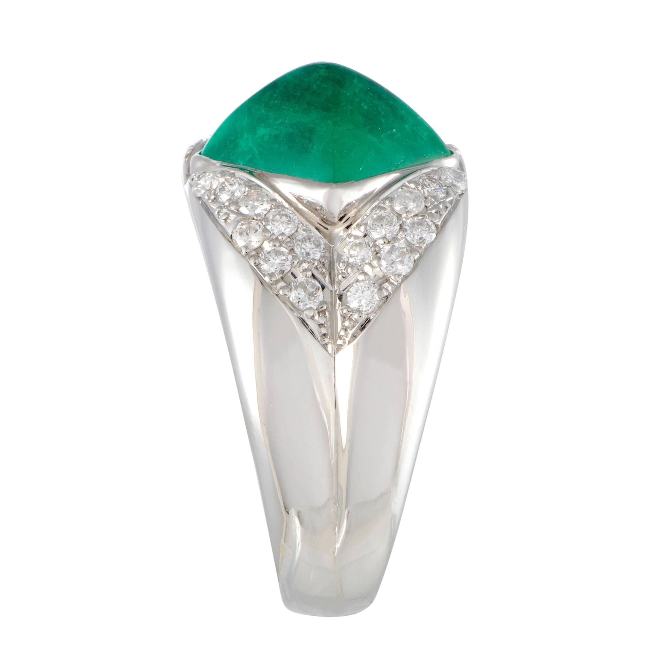Diamond Pave and Emerald Pyramid Platinum Ring In Excellent Condition In Southampton, PA