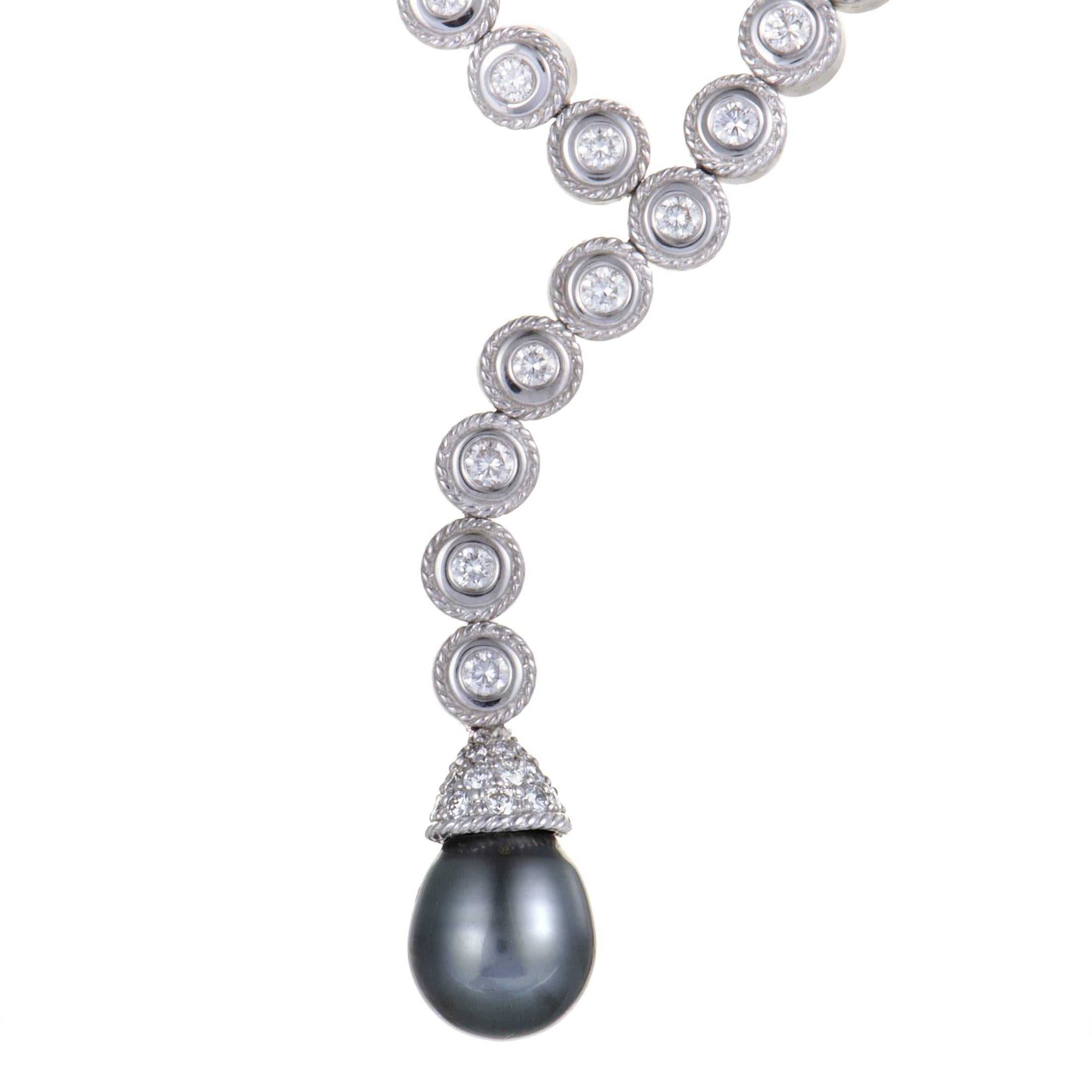 Offering a look of utmost class and prestige, this sublime Penny Preville necklace will gorgeously accentuate any attire. The necklace is made of elegant 18K white gold and set with 2.50 carats of scintillating diamonds, also boasting a stunning