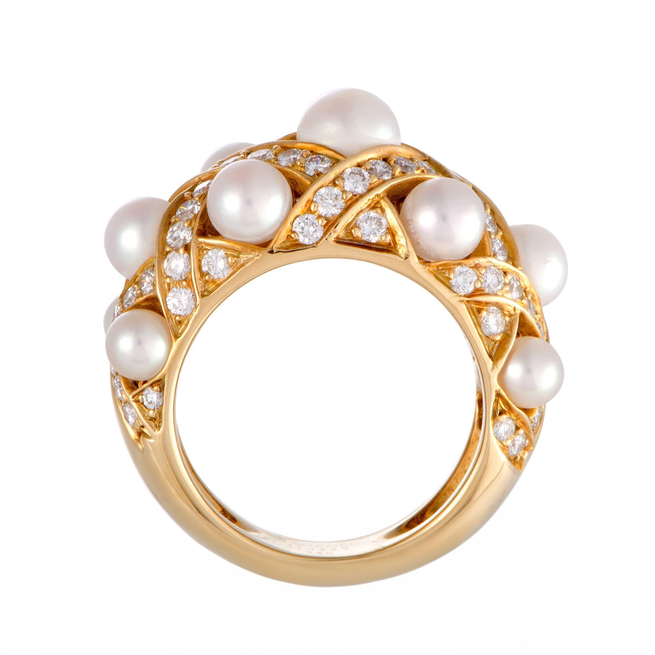 Elegance and opulence are entwined in this majestic 18K yellow gold ring that features a spellbindingly intricate design and luxurious décor. Presented by Chanel within the “Matelassé” fine jewelry collection, the ring is embellished with sublime