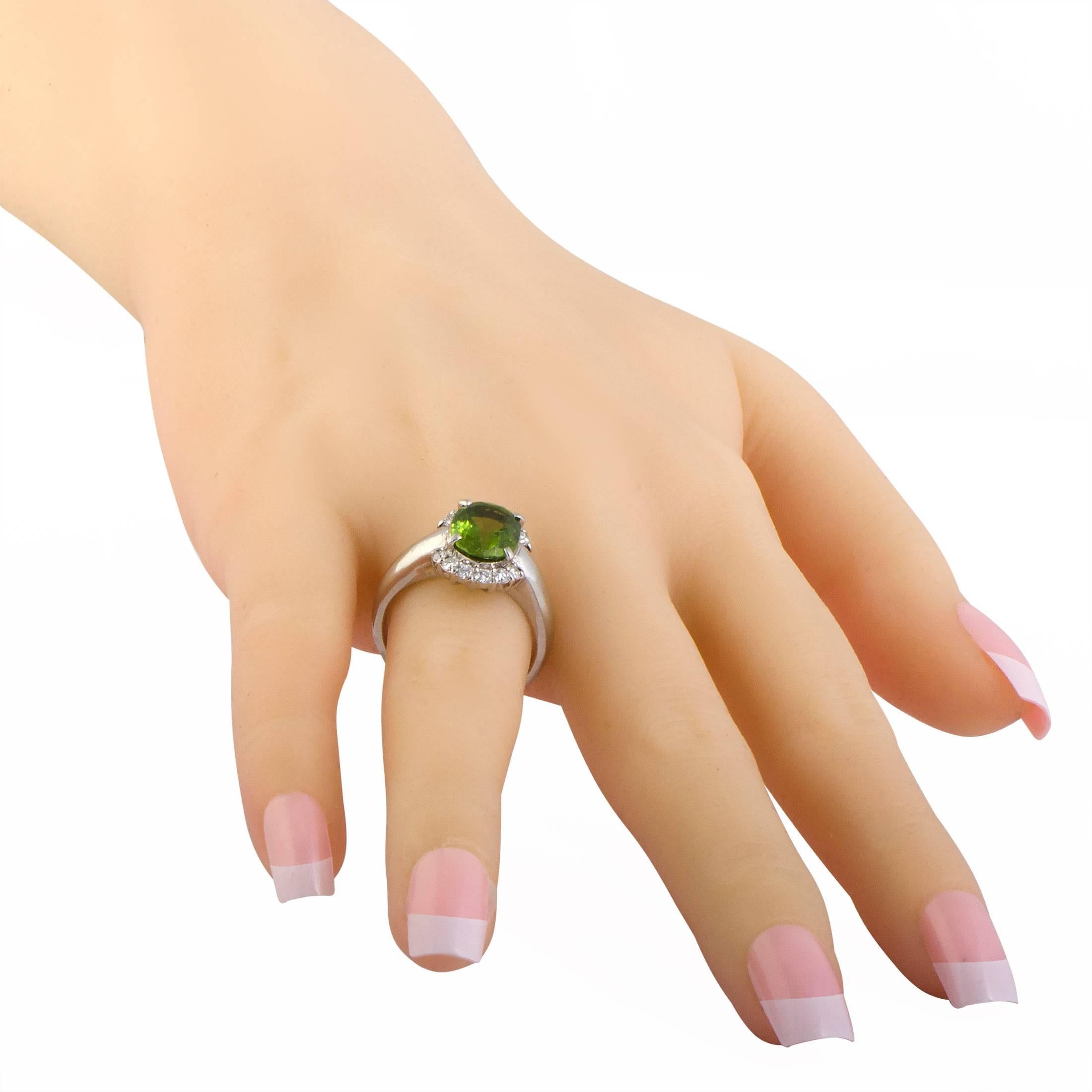 Diamond and Peridot Platinum Ring In Excellent Condition In Southampton, PA
