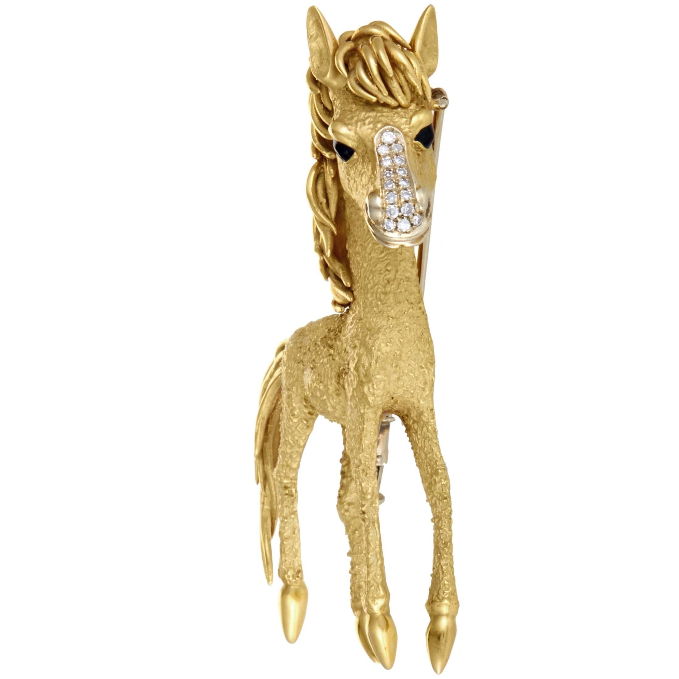 Depicting an adorable little foal and crafted from prestigious 18K yellow gold, this gorgeous Frascarolo brooch entwines exuberant design and luxurious appeal. The brooch is embellished with enamel and sparkly diamond stones.
Dimensions 2.87