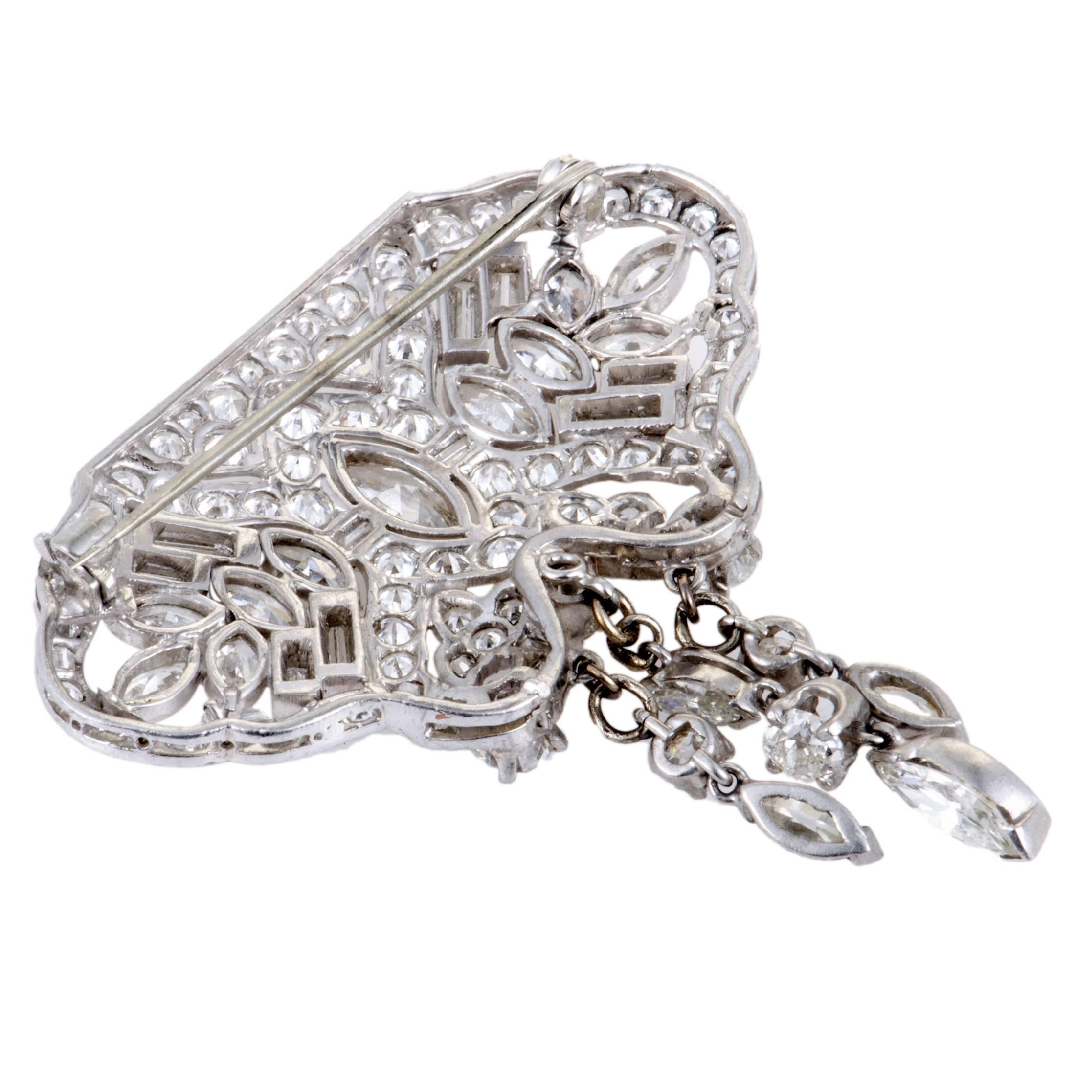 Designed in a compellingly classy manner, this stunning brooch is the epitome of extravagance and prestige. The brooch is expertly crafted from elegant platinum and it is set with glistening diamond stones that weigh 8.50 carats in total.
1.75