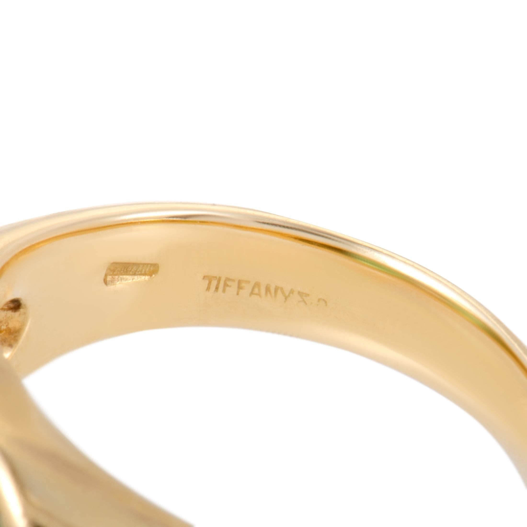 Tiffany & Co. Peridot and Diamond Oval Gold Ring 1
