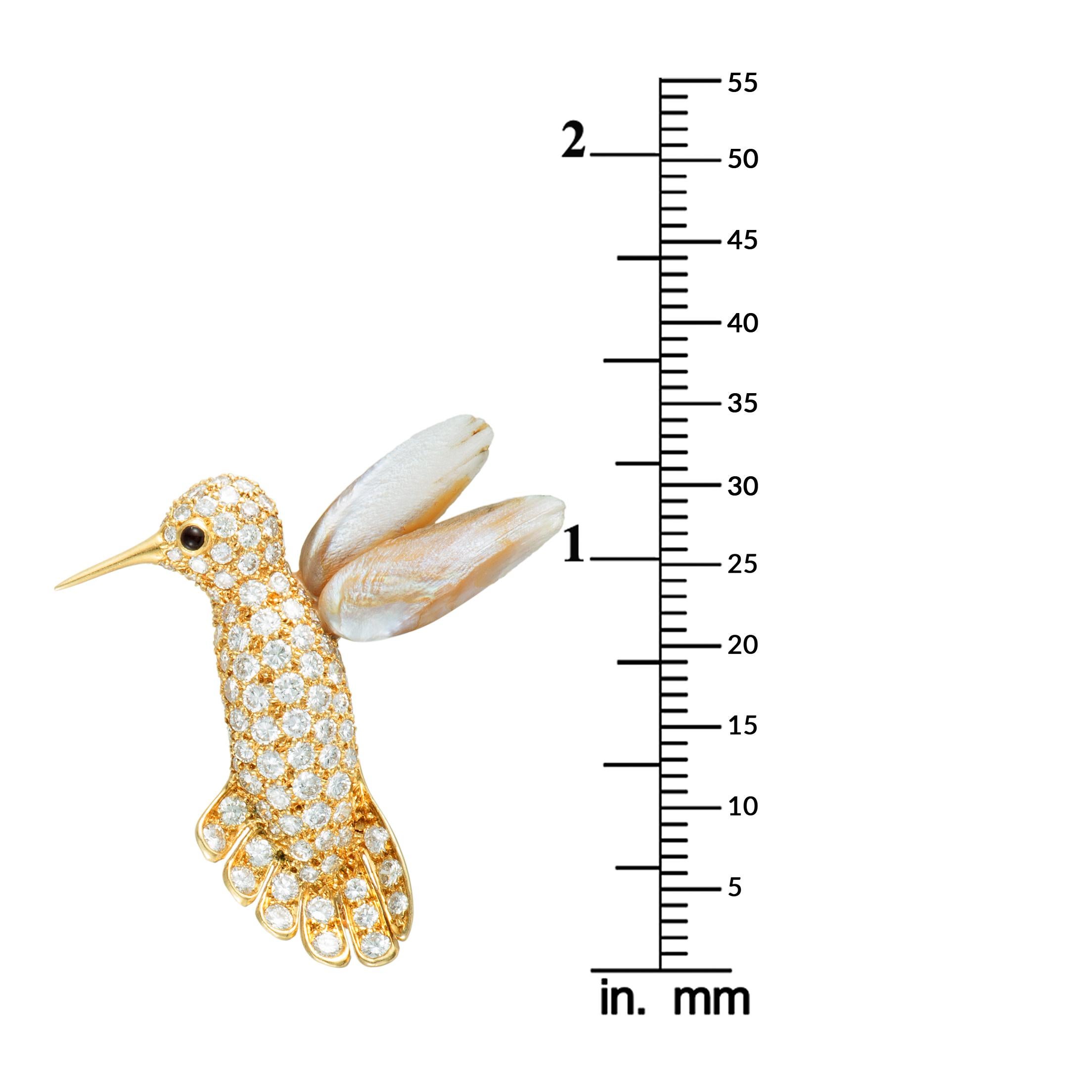 Van Cleef & Arpels Vintage Diamond Pave Pearl Yellow Gold Humming Bird Brooch In Excellent Condition In Southampton, PA