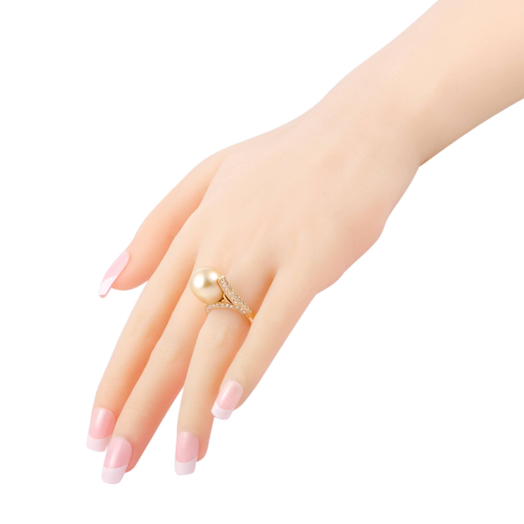Women's Diamond and Golden Pearl Yellow Gold Ring