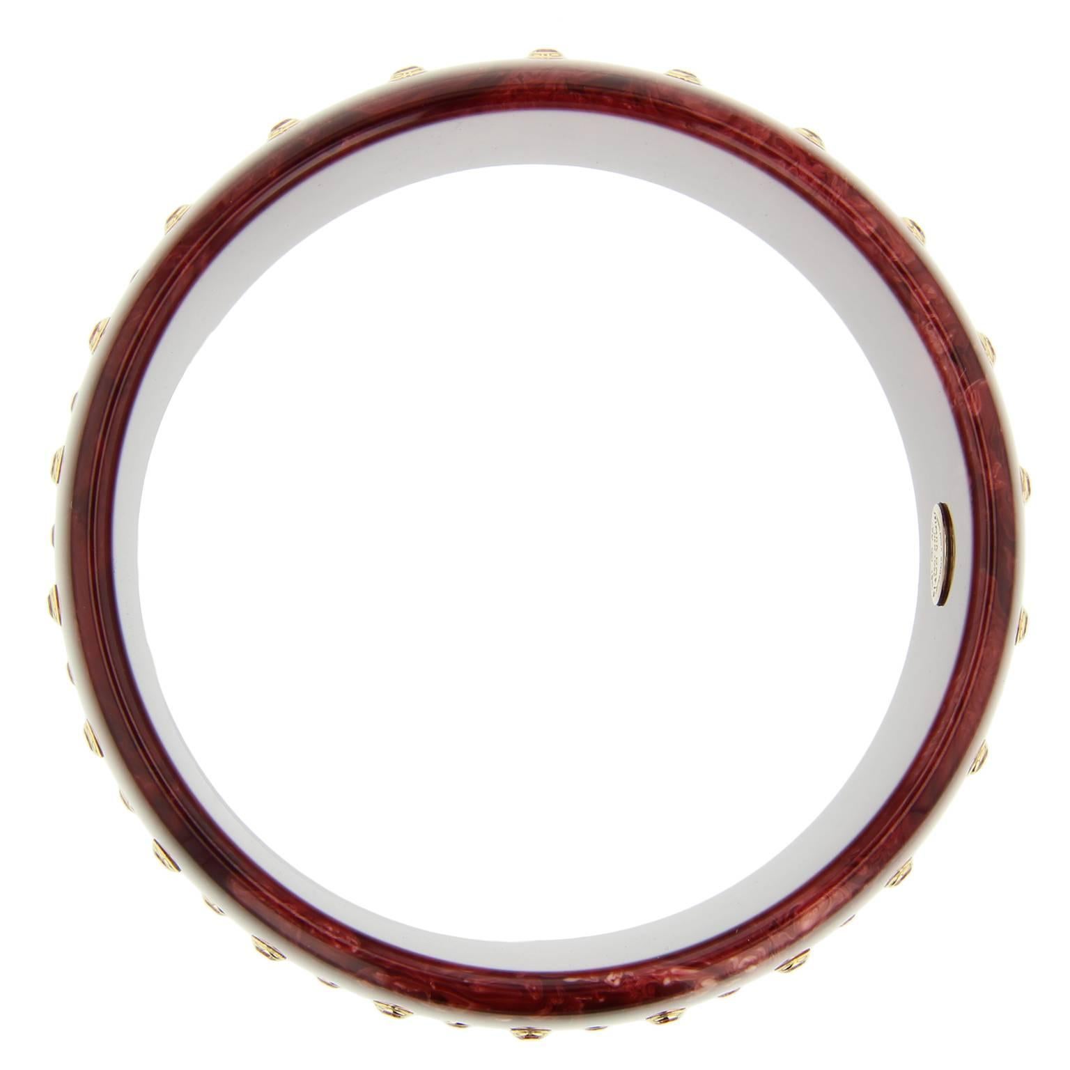 Contemporary Mark Davis Bakelite Pink Sapphire Yellow Gold Bangle For Sale