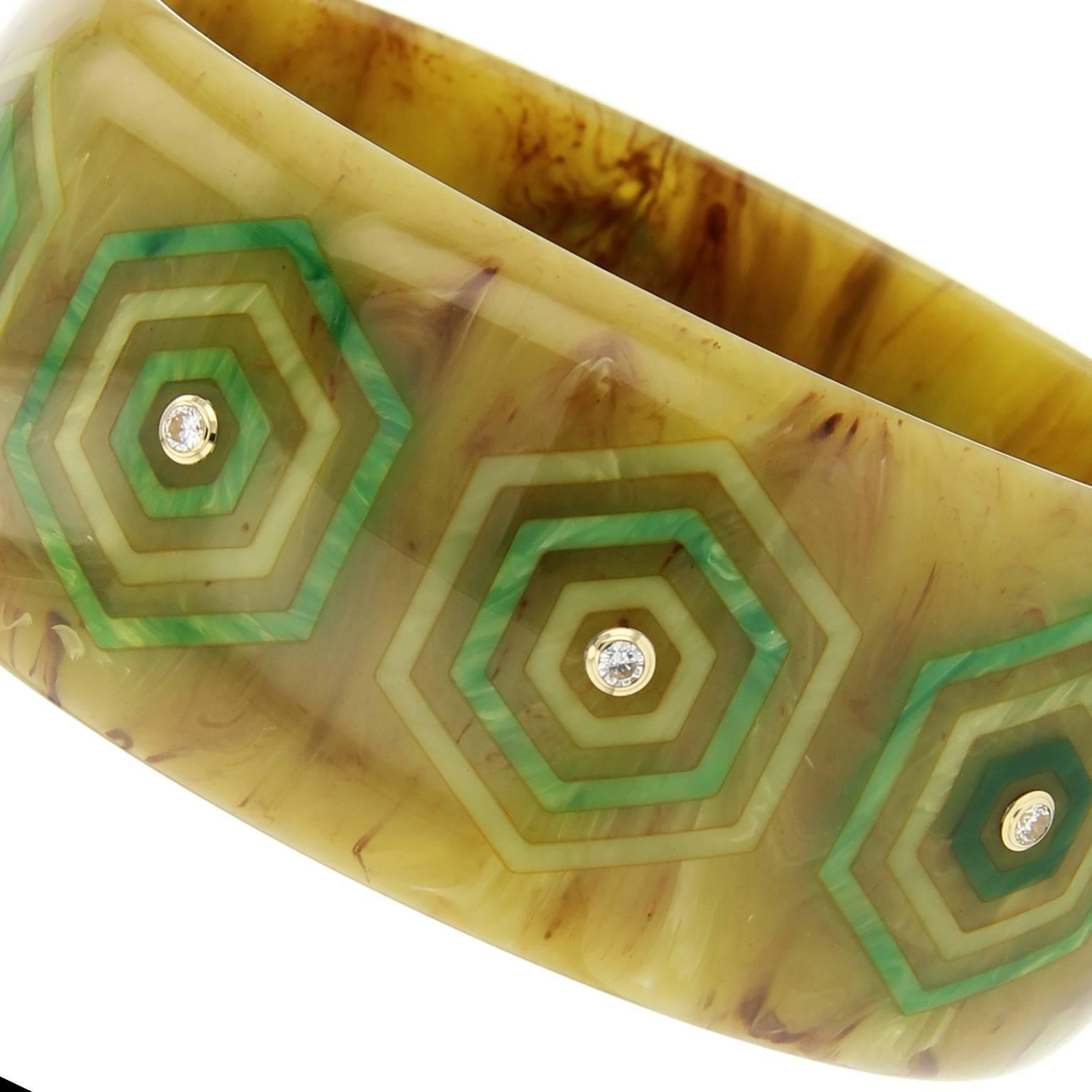Mark Davis Bakelite Diamond Yellow Gold Bangle In New Condition For Sale In Beaufort, SC