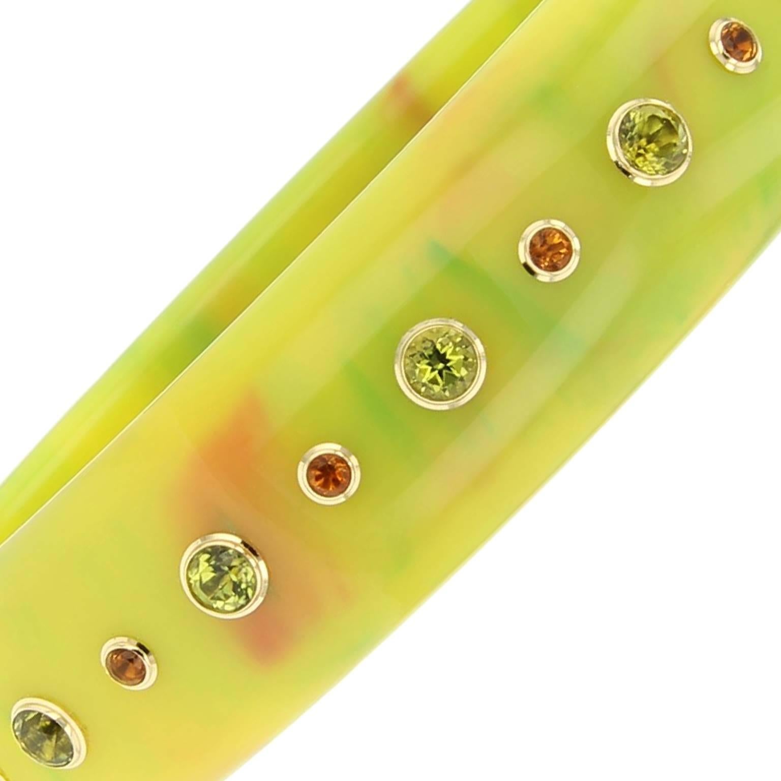 Mark Davis Bakelite Citrine Peridot Yellow Gold Bangle In New Condition In Beaufort, SC