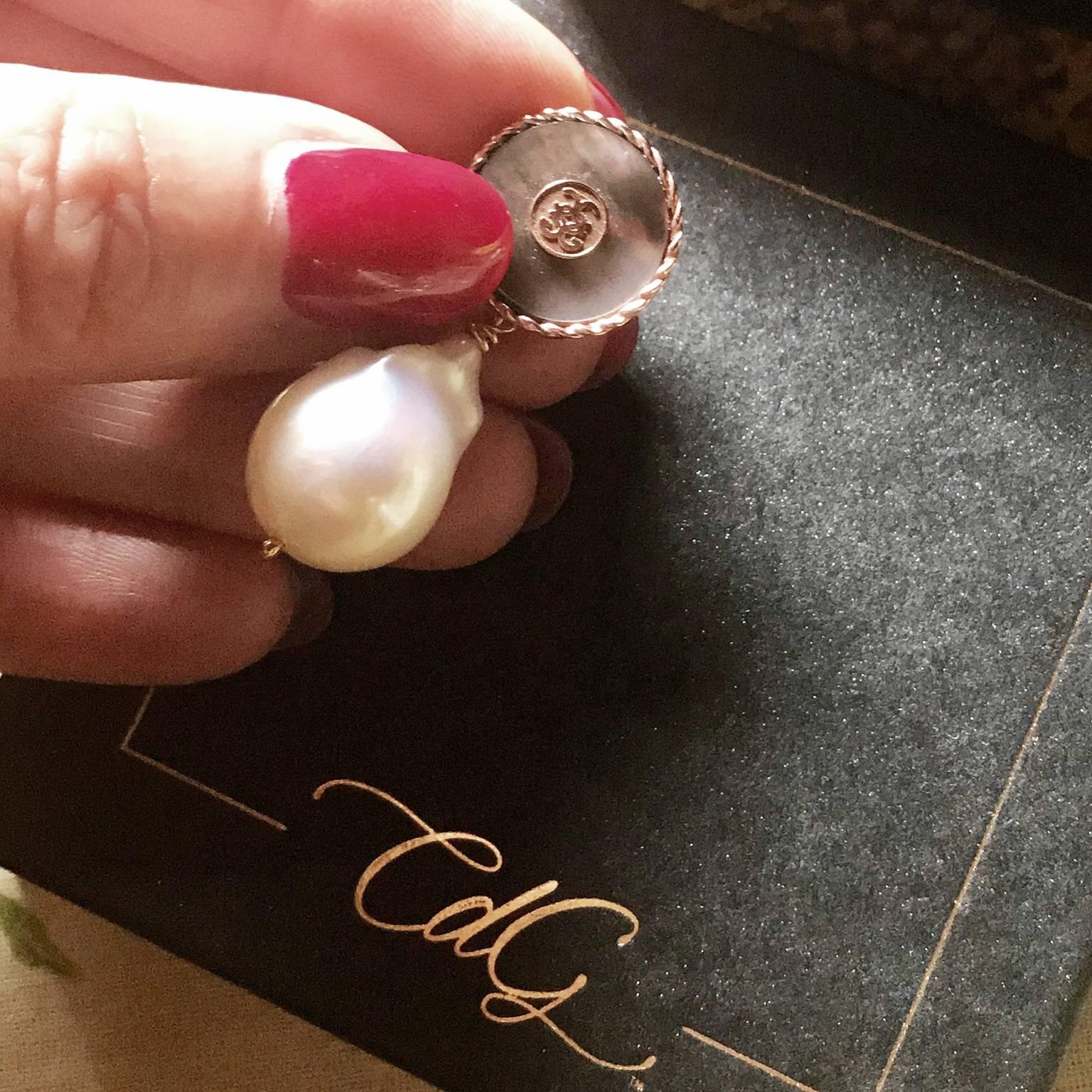 CdG Style Black Mother-of-Pearl Rose Gold Baroque Pearl Earrings Made in Italy In New Condition For Sale In Amsterdam, NL