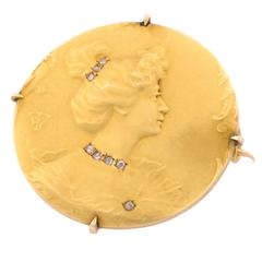 Late 19th Century Art Nouveau Matte 18 Karat Gold Diamonds Brooch