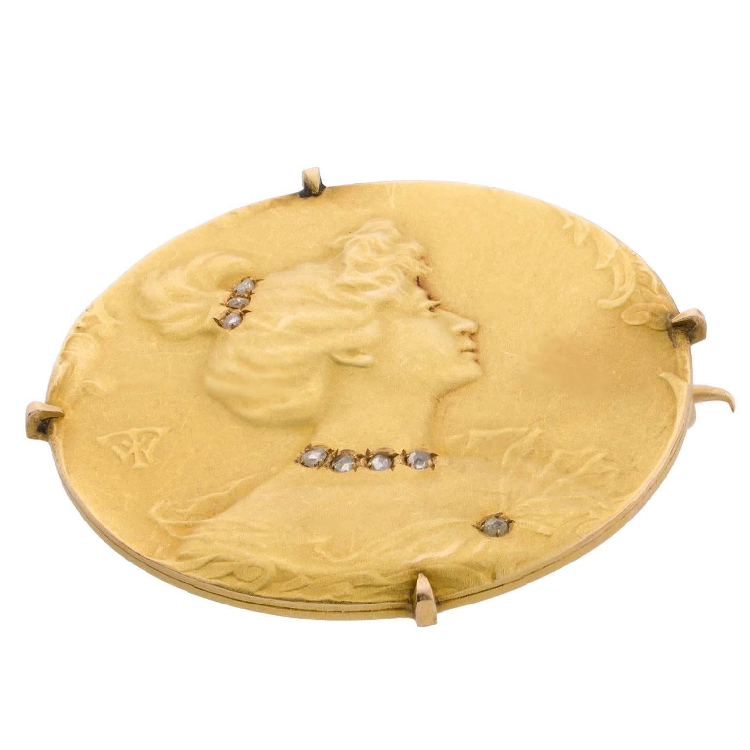 Late 19th Century Art Nouveau Matte 18 Karat Gold Diamonds Brooch For Sale 1