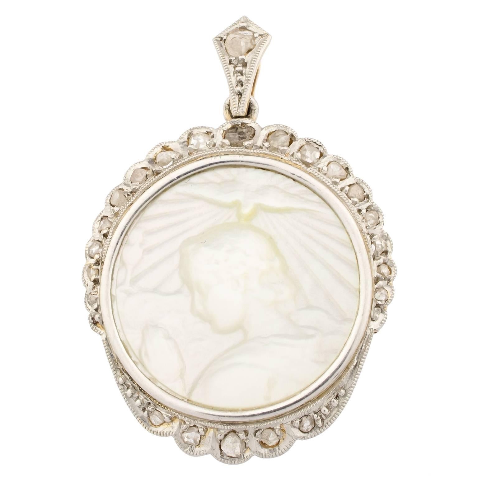 Women's or Men's Early 20th Century Platinum Mother-of-Pearl Diamonds Pendant