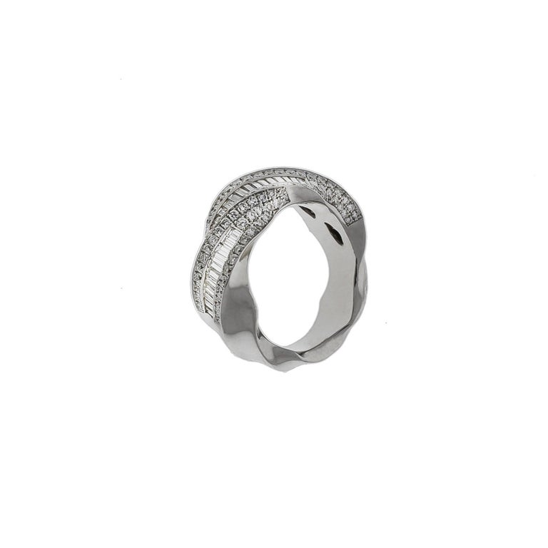 Baguette and Round Twisted Ring For Sale at 1stDibs